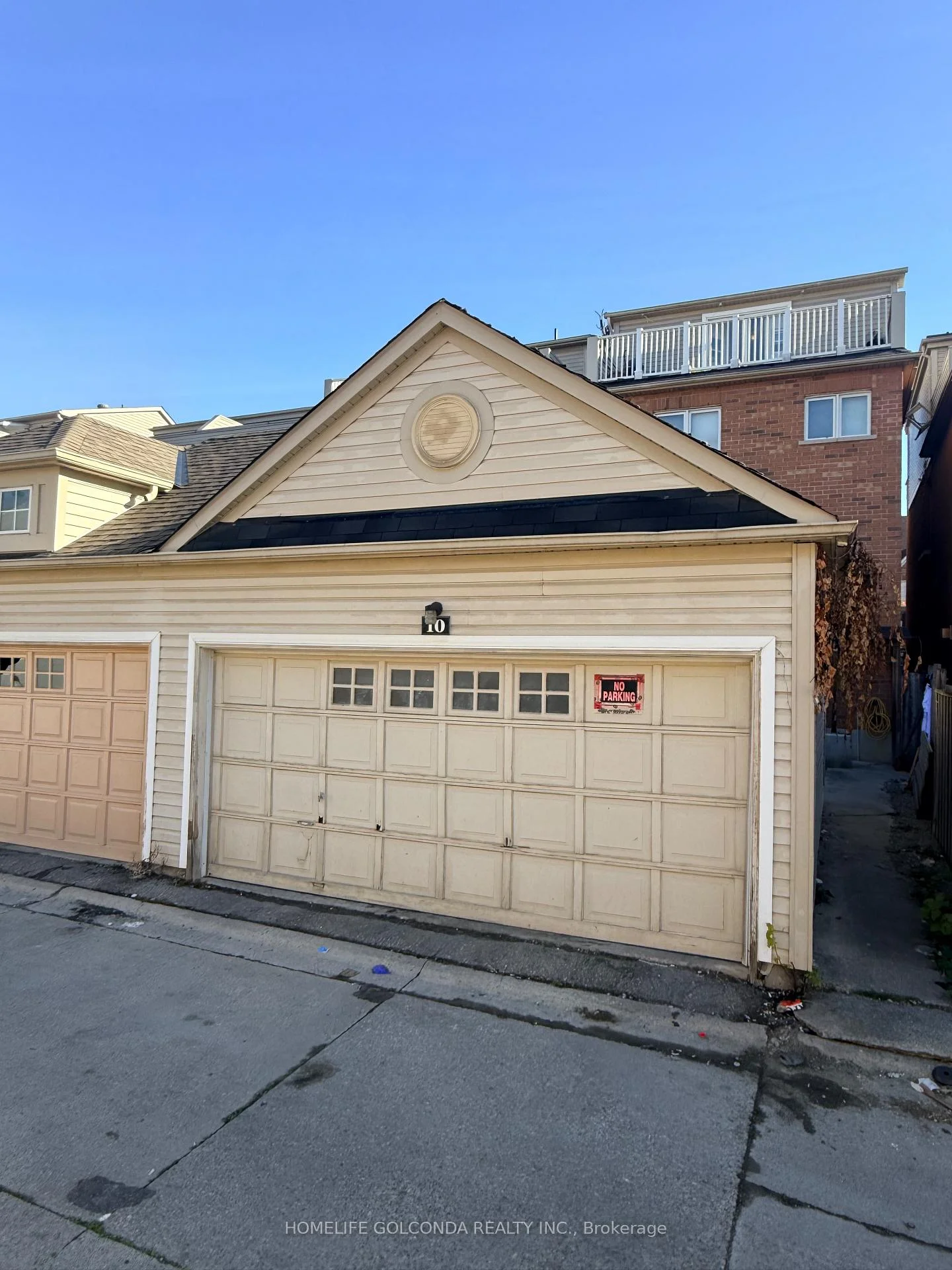Photo 32 of 10 Aldwinckle Heights, North York, York University Heights — HOMEH