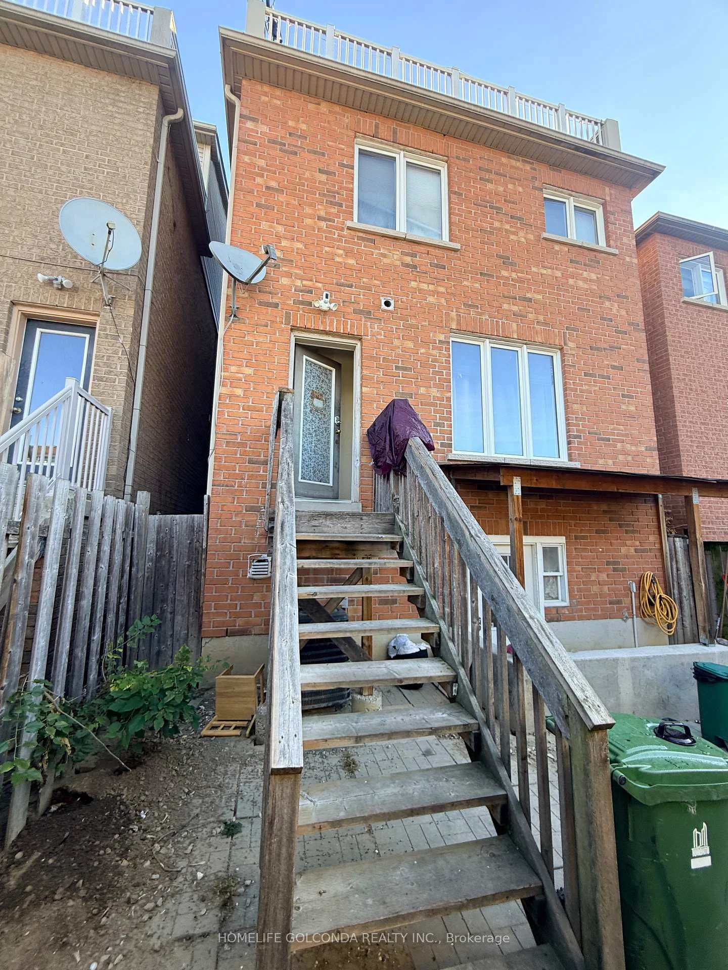 Photo 38 of 10 Aldwinckle Heights, North York, York University Heights — HOMEH