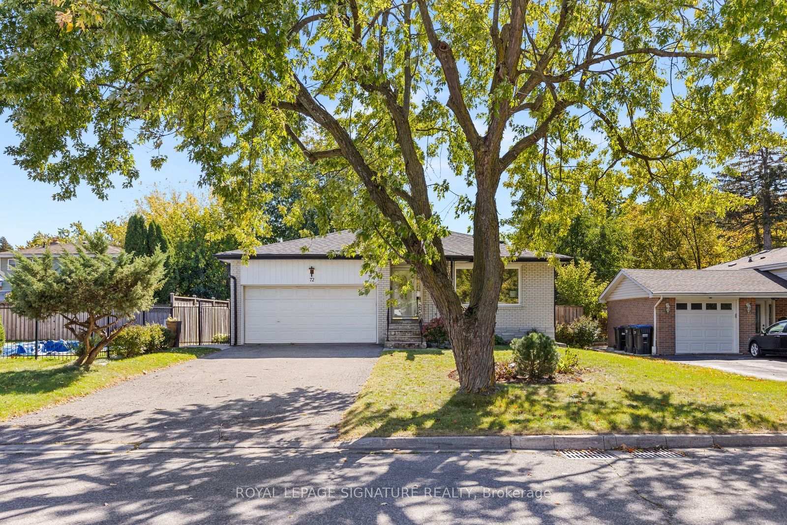 Photo 2 of 72 Cavendish Crescent, Brampton, Avondale — HOMEH