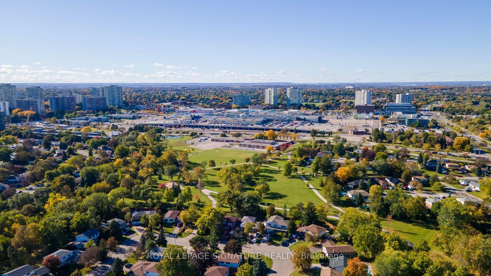 Photo 48 of 72 Cavendish Crescent, Brampton, Avondale — HOMEH