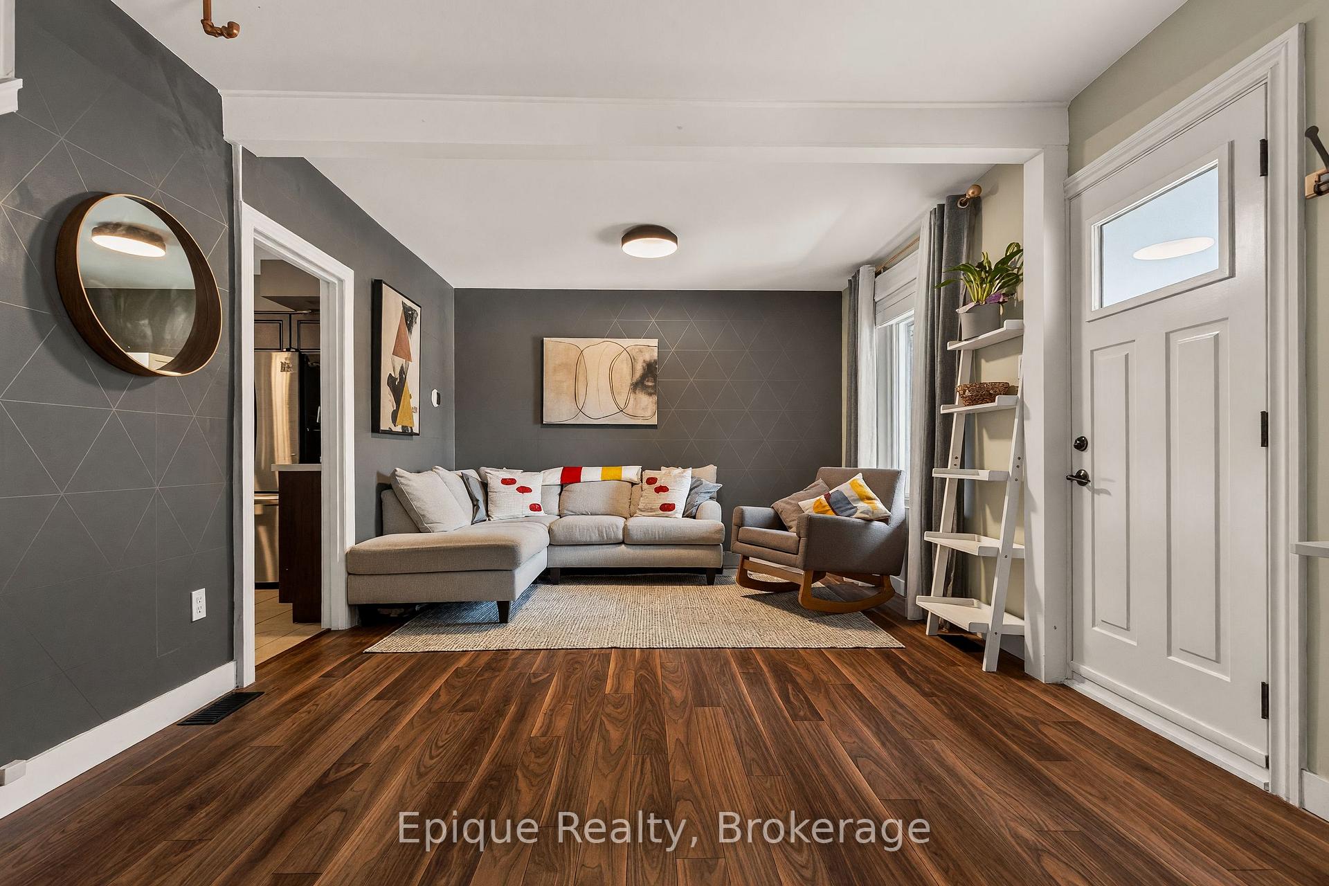 Photo 6 of 93 Graham Avenue S, Hamilton, Delta — HOMEH