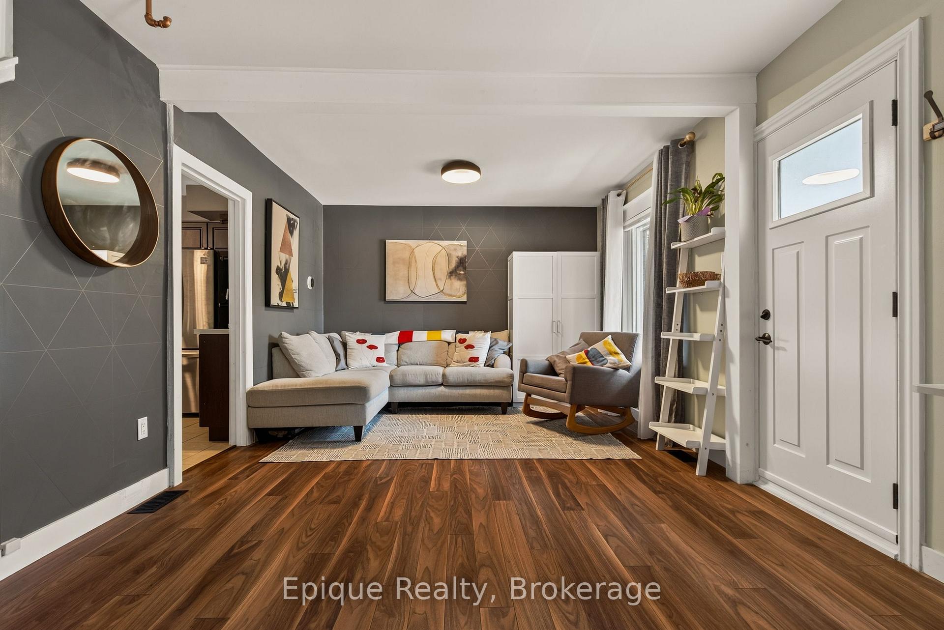 Photo 5 of 93 Graham Avenue S, Hamilton, Delta — HOMEH