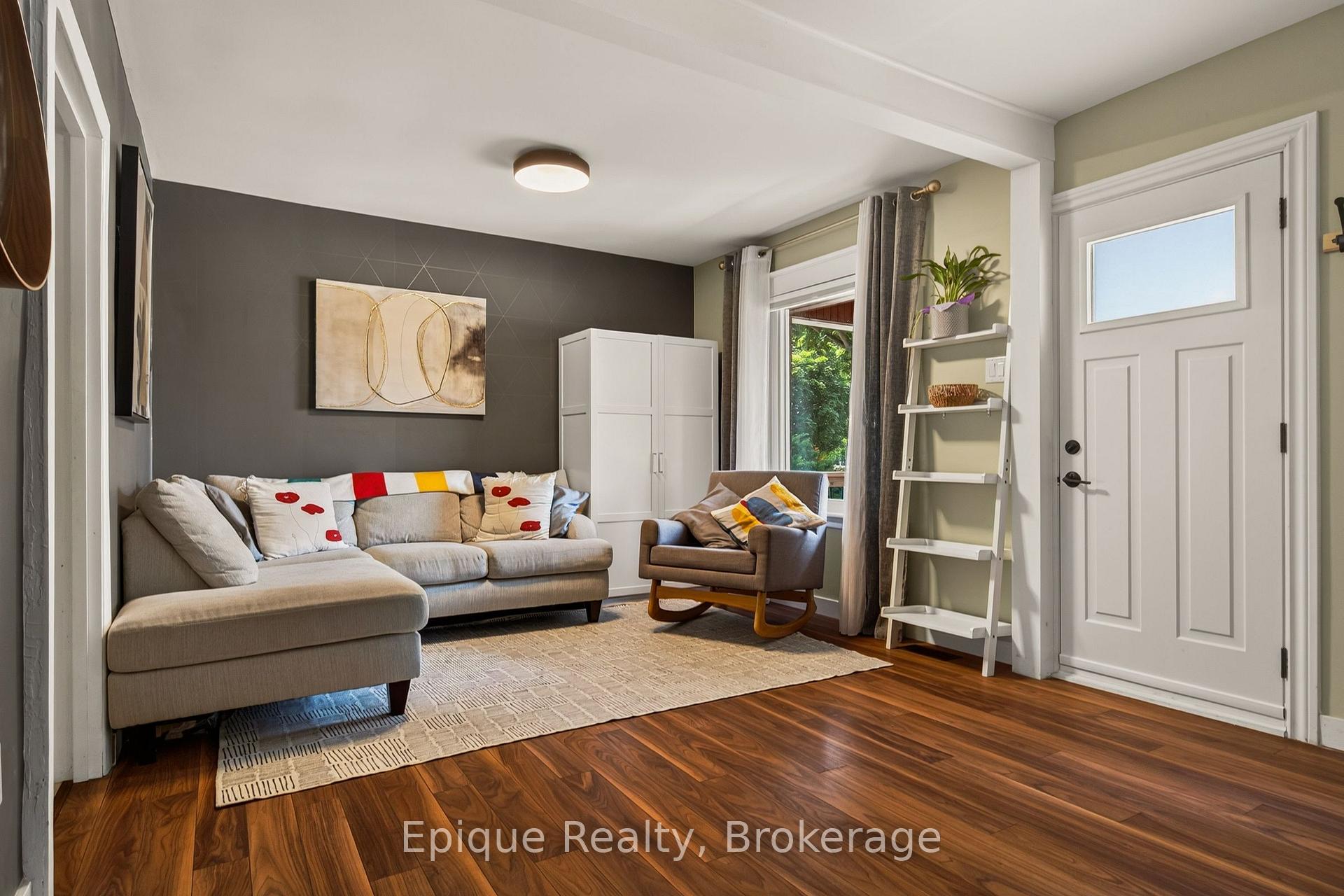 Photo 7 of 93 Graham Avenue S, Hamilton, Delta — HOMEH
