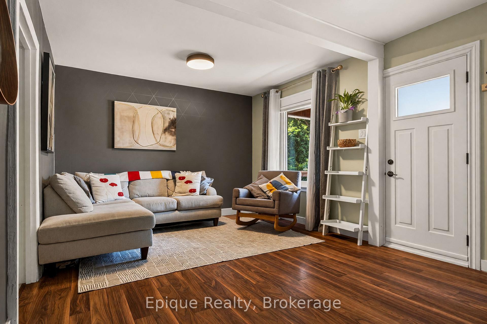 Photo 8 of 93 Graham Avenue S, Hamilton, Delta — HOMEH