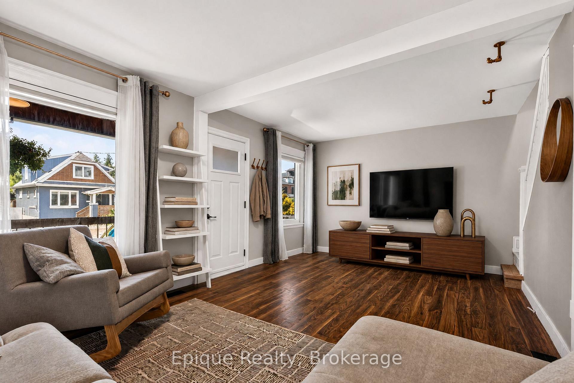 Photo 10 of 93 Graham Avenue S, Hamilton, Delta — HOMEH
