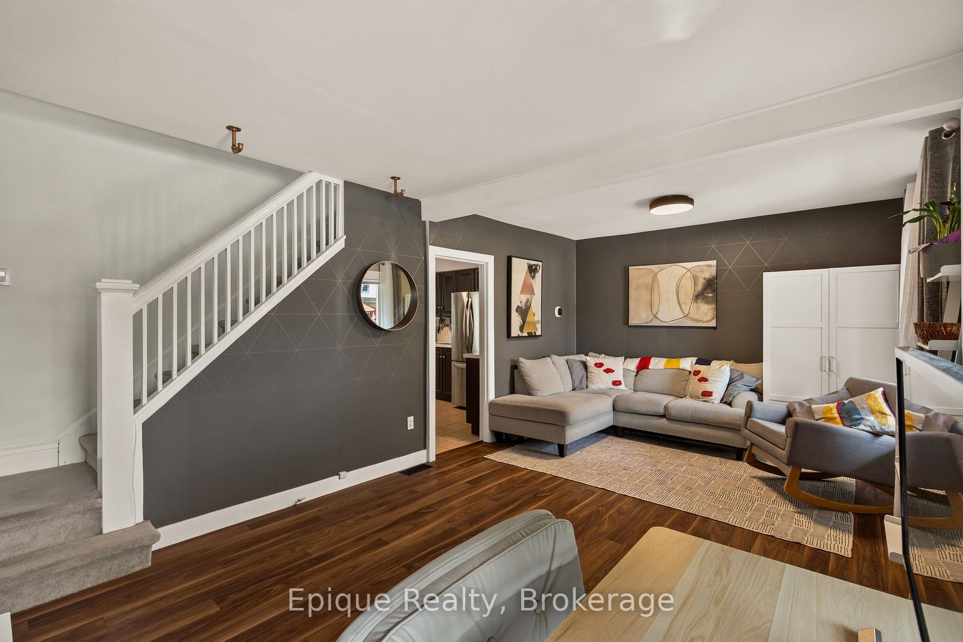 Photo 12 of 93 Graham Avenue S, Hamilton, Delta — HOMEH