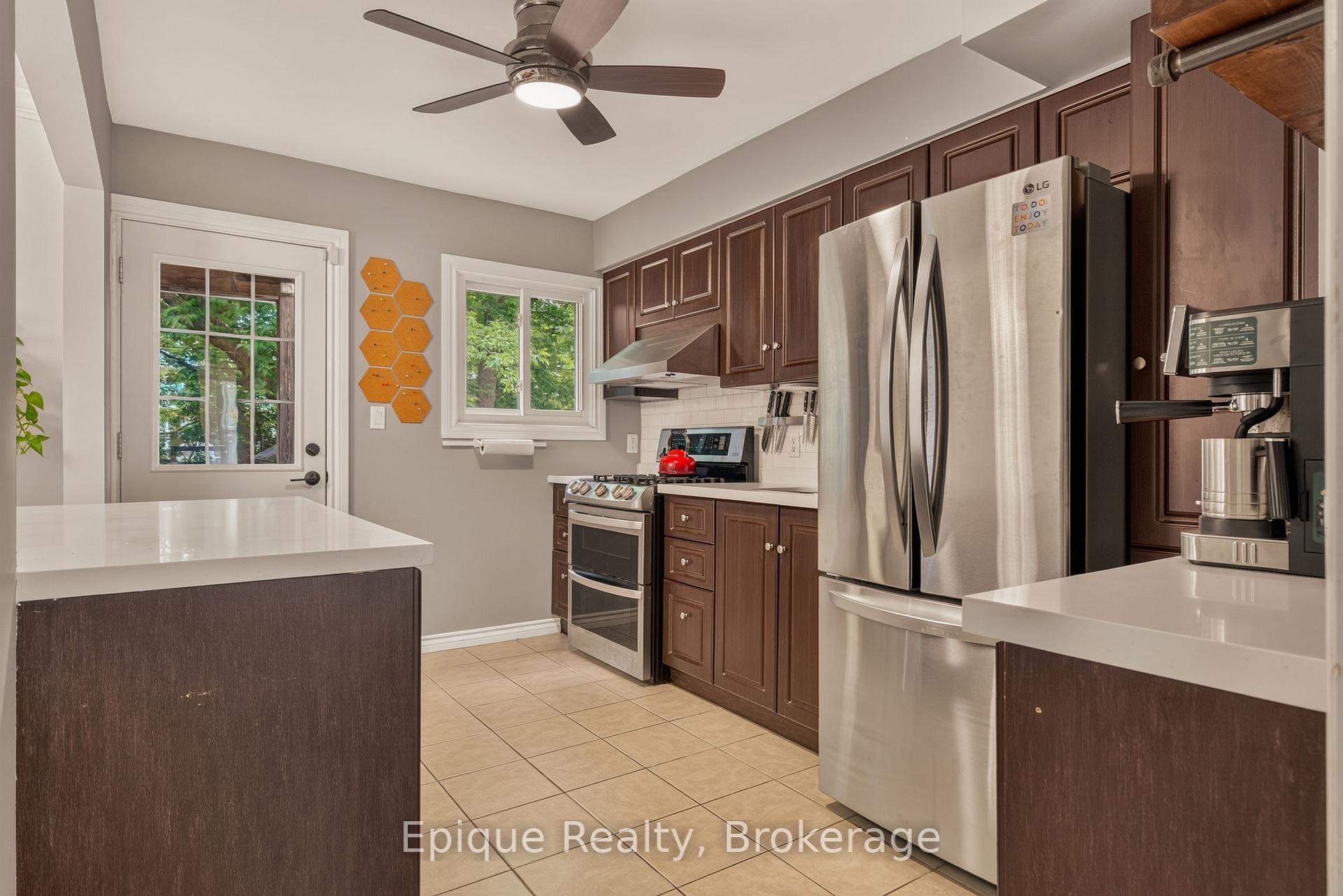 Photo 15 of 93 Graham Avenue S, Hamilton, Delta — HOMEH