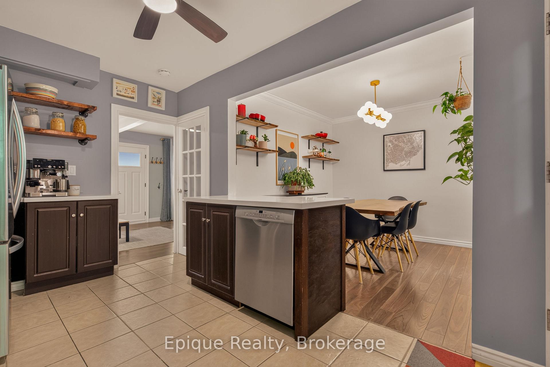 Photo 19 of 93 Graham Avenue S, Hamilton, Delta — HOMEH