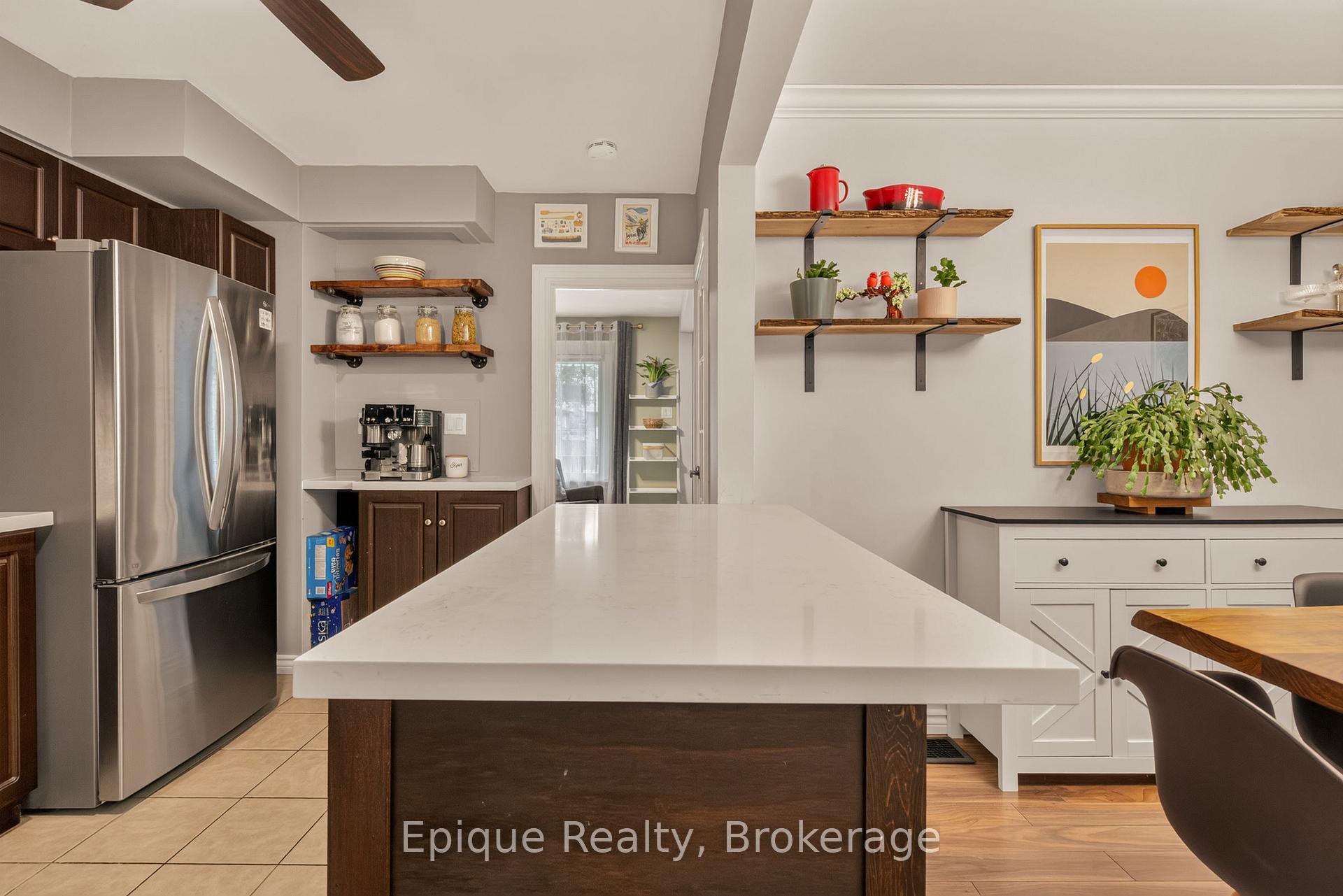 Photo 20 of 93 Graham Avenue S, Hamilton, Delta — HOMEH