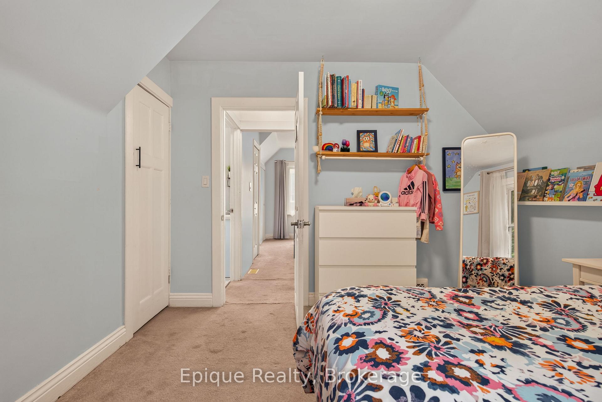 Photo 27 of 93 Graham Avenue S, Hamilton, Delta — HOMEH