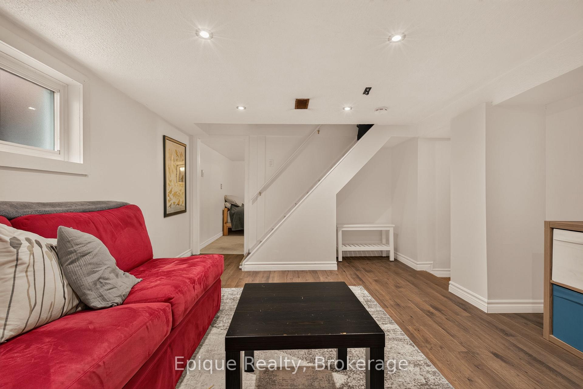 Photo 31 of 93 Graham Avenue S, Hamilton, Delta — HOMEH