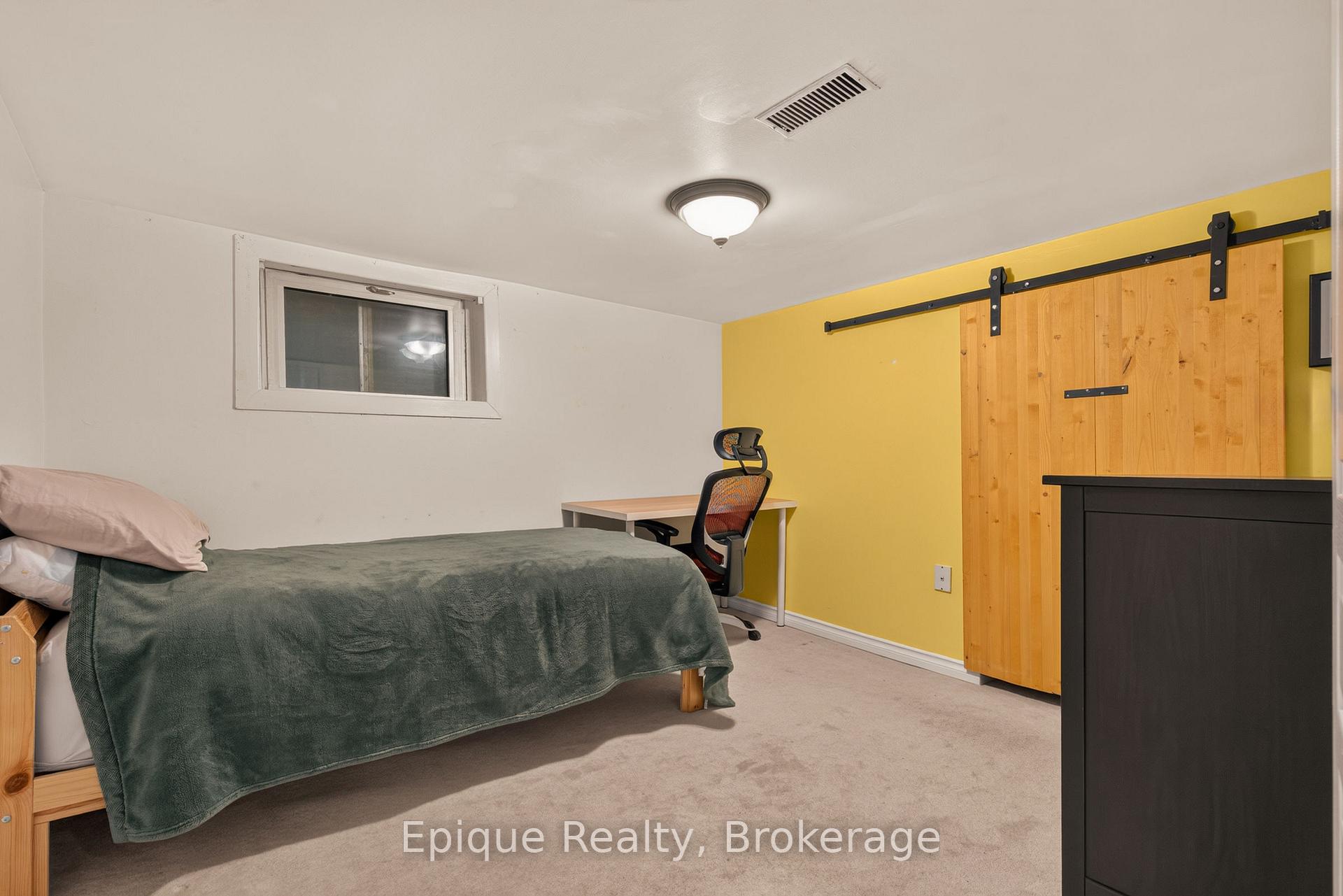 Photo 32 of 93 Graham Avenue S, Hamilton, Delta — HOMEH