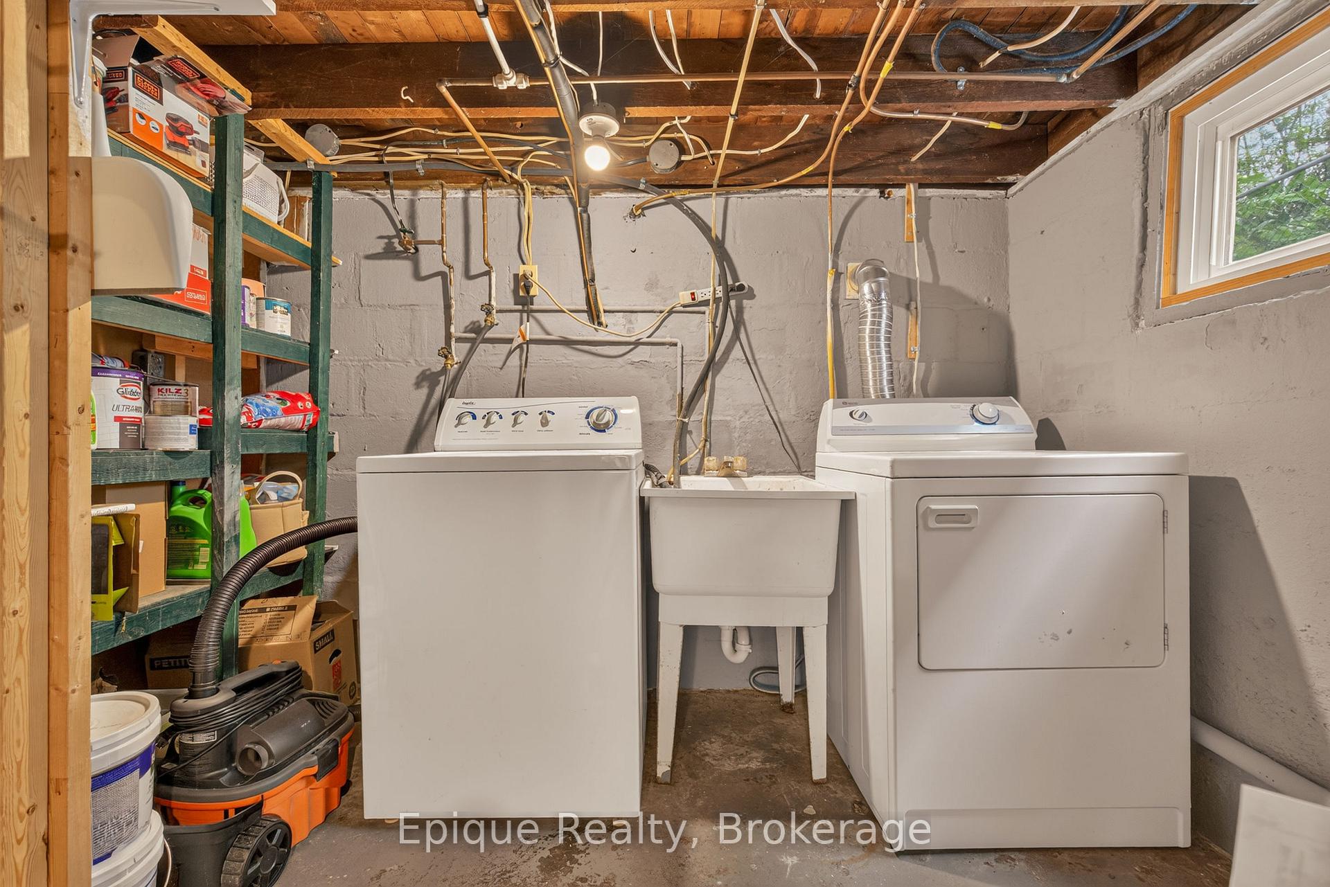 Photo 34 of 93 Graham Avenue S, Hamilton, Delta — HOMEH