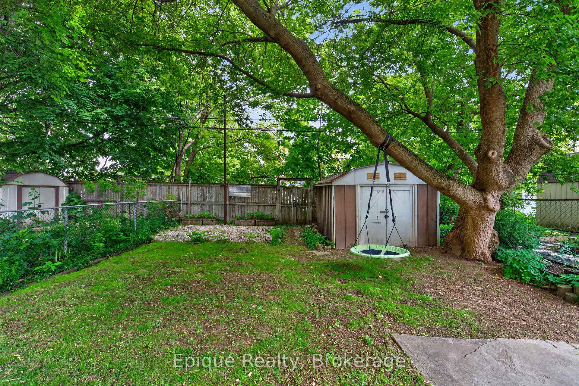 Photo 37 of 93 Graham Avenue S, Hamilton, Delta — HOMEH