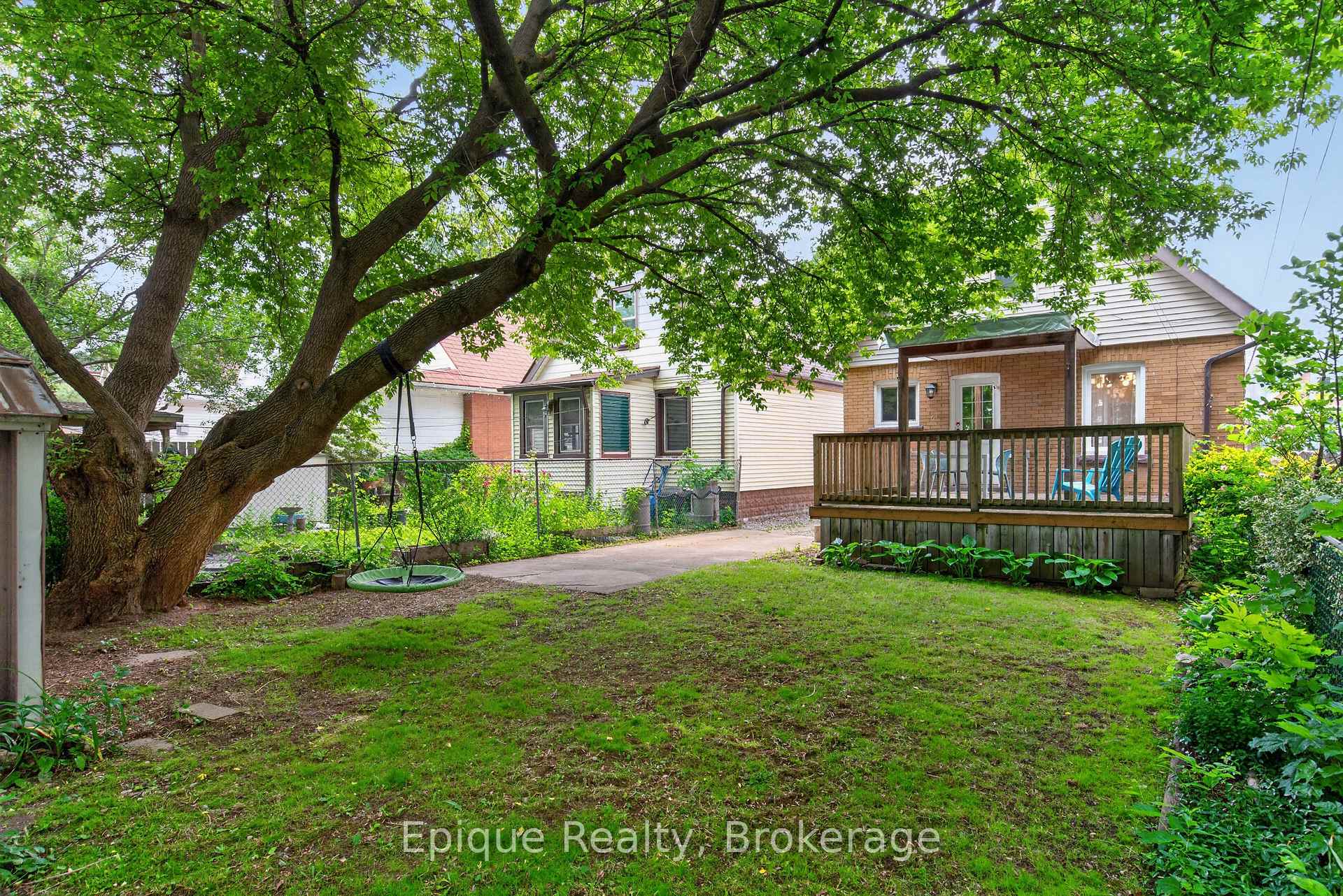 Photo 38 of 93 Graham Avenue S, Hamilton, Delta — HOMEH
