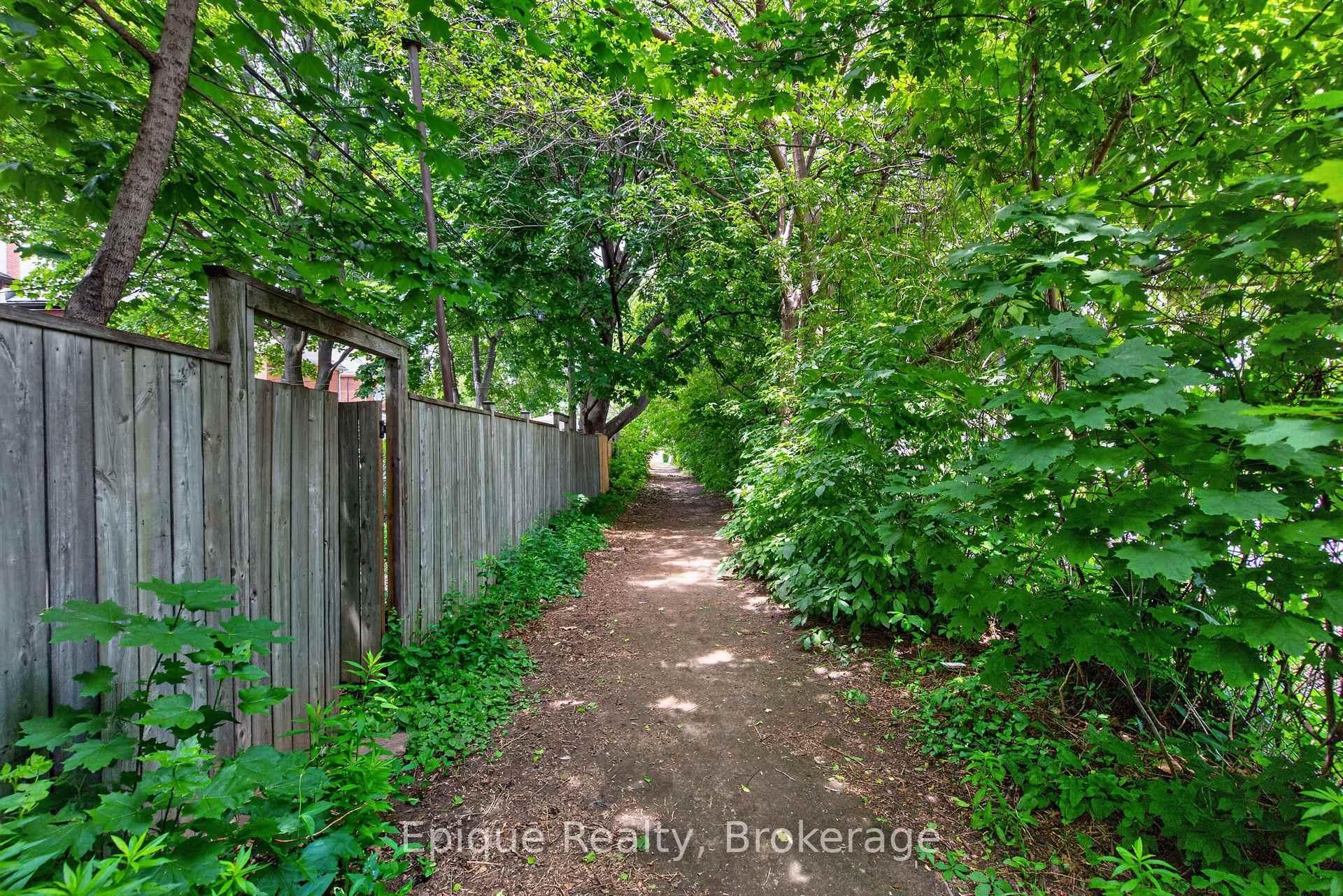 Photo 40 of 93 Graham Avenue S, Hamilton, Delta — HOMEH