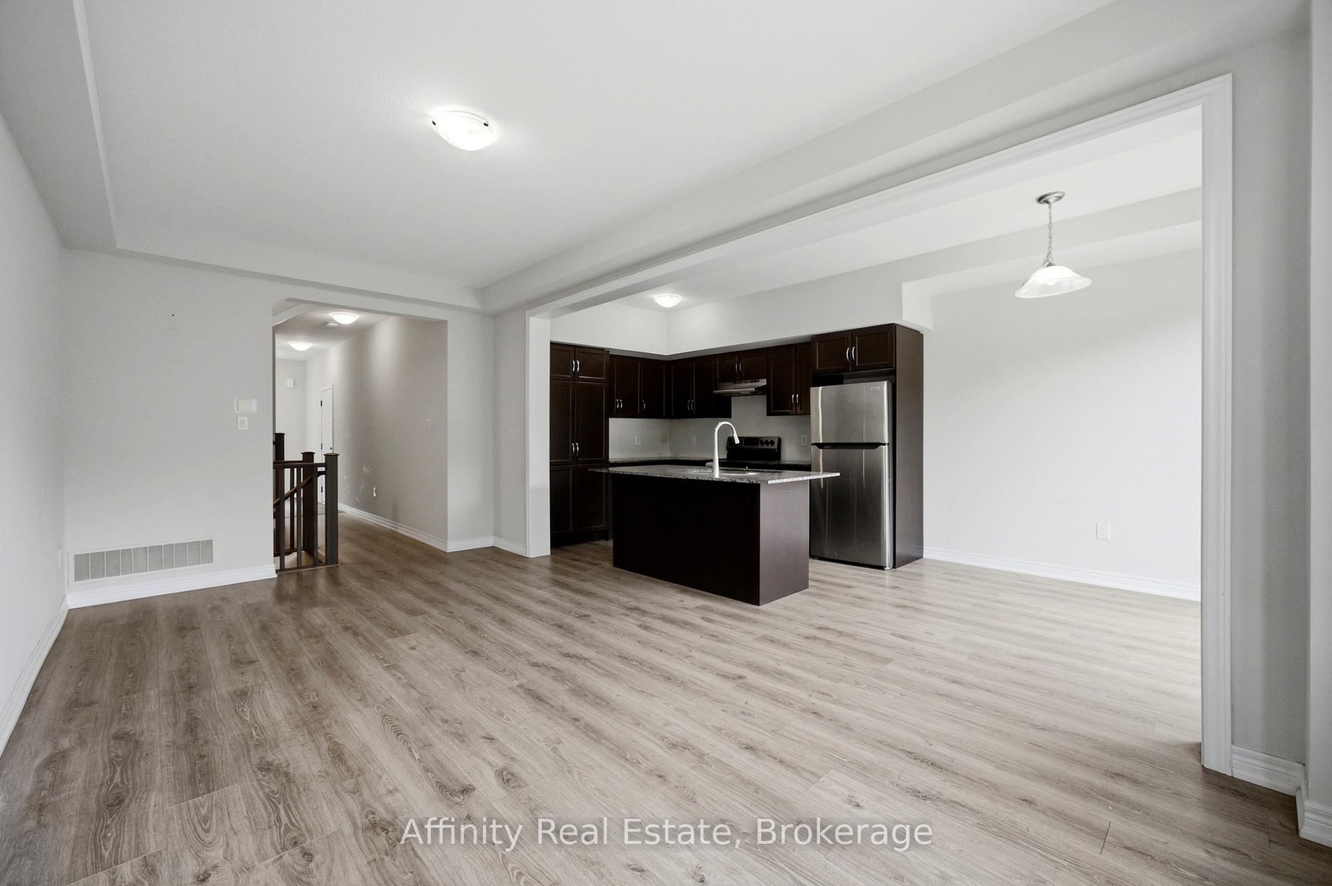 Photo 11 of Unit 32, 10 Birmingham Drive, Cambridge, Hillcrest/Forbes Park — HOMEH