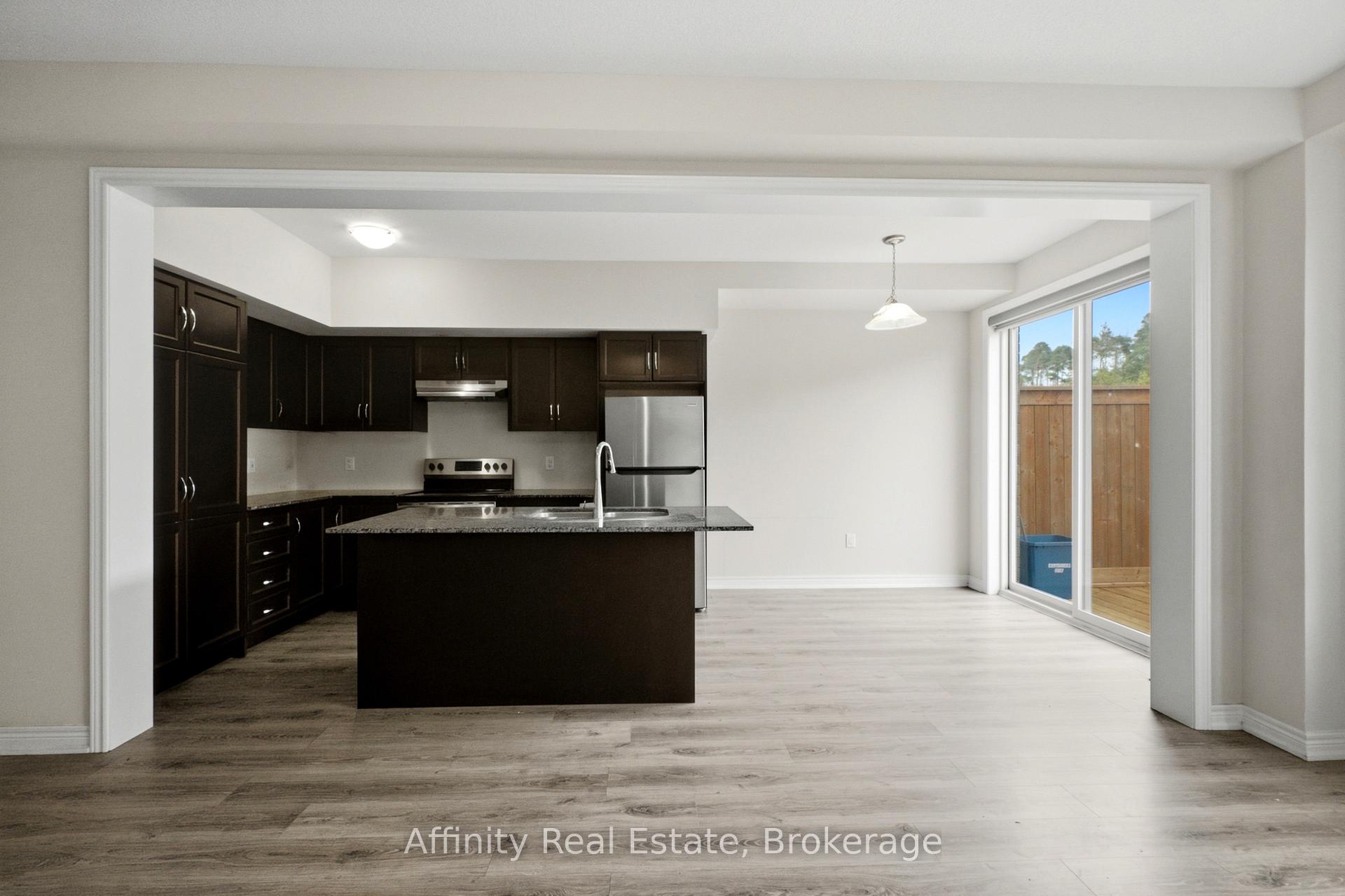 Photo 12 of Unit 32, 10 Birmingham Drive, Cambridge, Hillcrest/Forbes Park — HOMEH