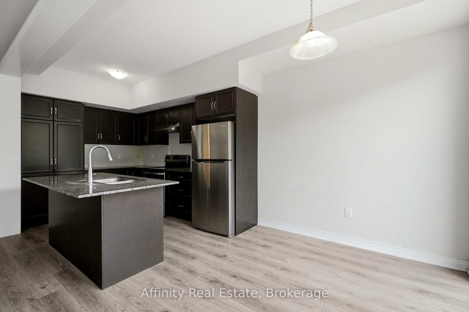 Photo 13 of Unit 32, 10 Birmingham Drive, Cambridge, Hillcrest/Forbes Park — HOMEH