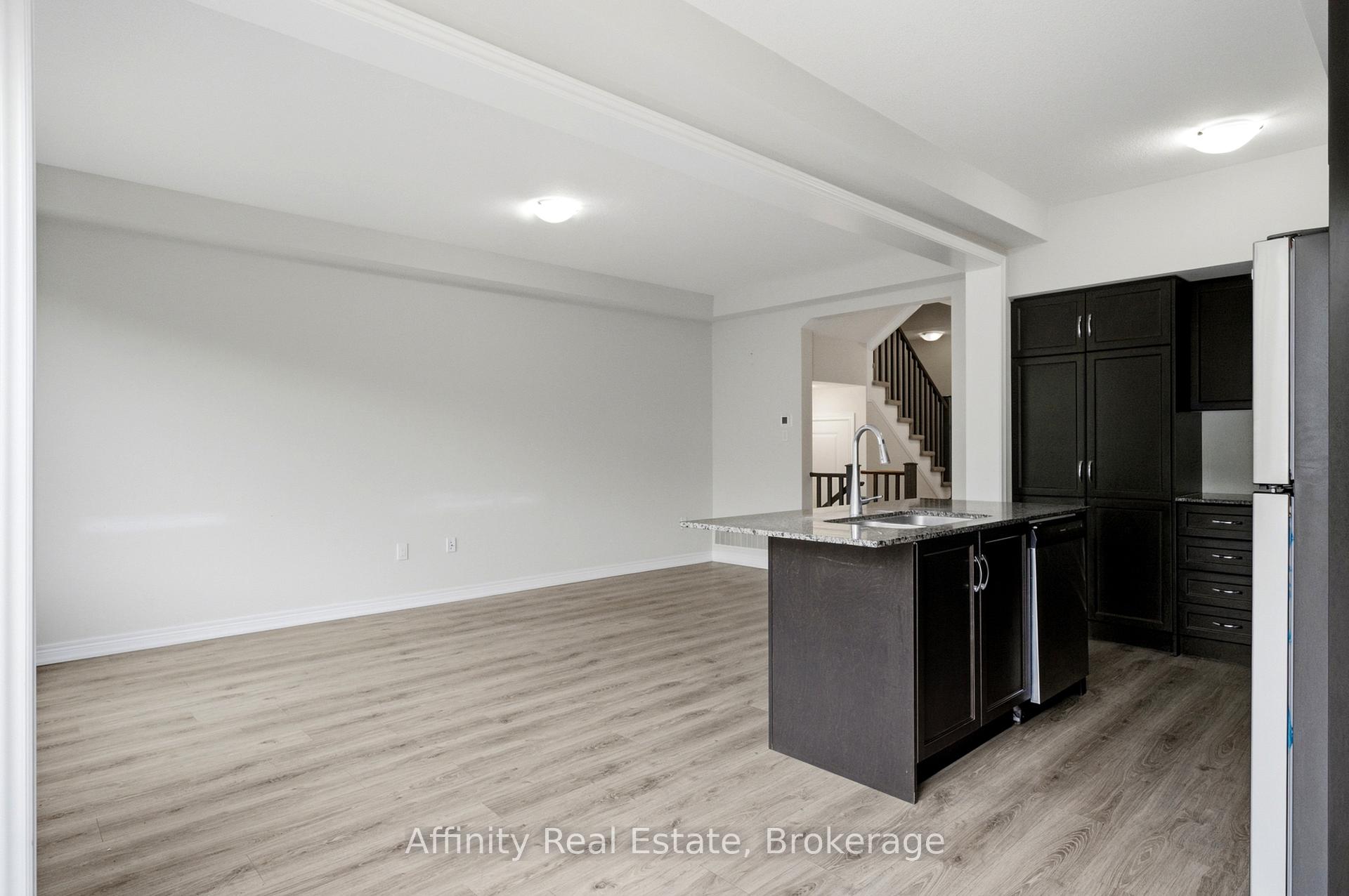 Photo 14 of Unit 32, 10 Birmingham Drive, Cambridge, Hillcrest/Forbes Park — HOMEH
