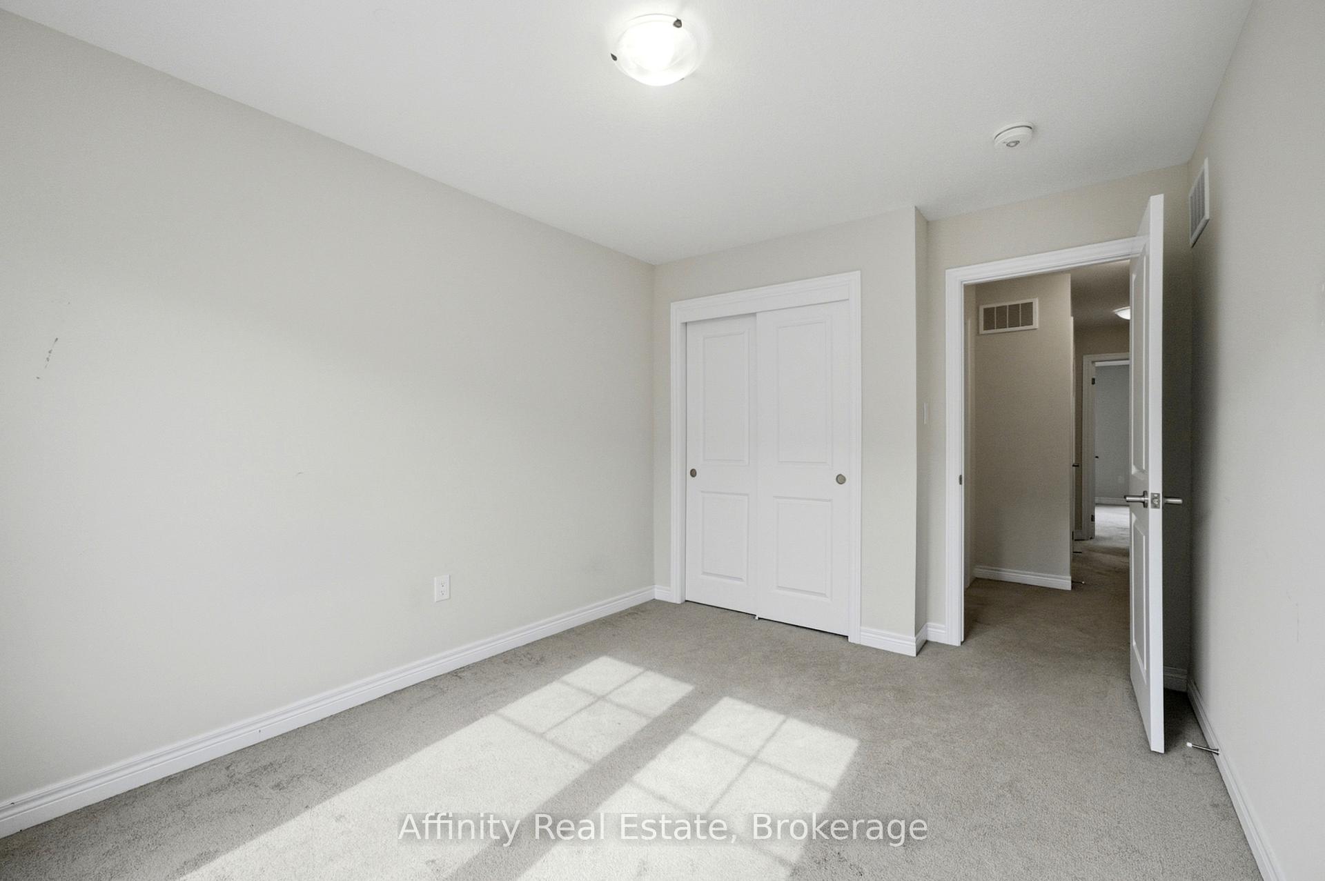 Photo 24 of Unit 32, 10 Birmingham Drive, Cambridge, Hillcrest/Forbes Park — HOMEH