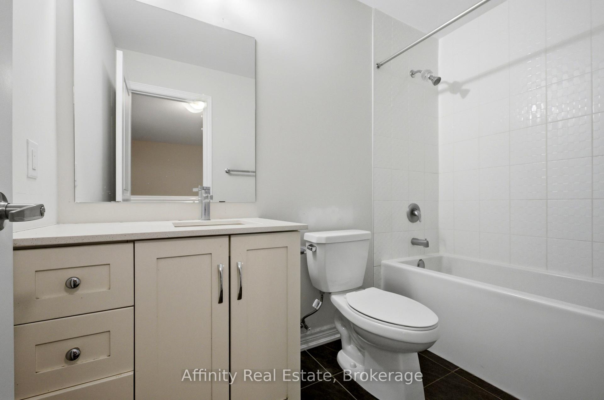 Photo 27 of Unit 32, 10 Birmingham Drive, Cambridge, Hillcrest/Forbes Park — HOMEH