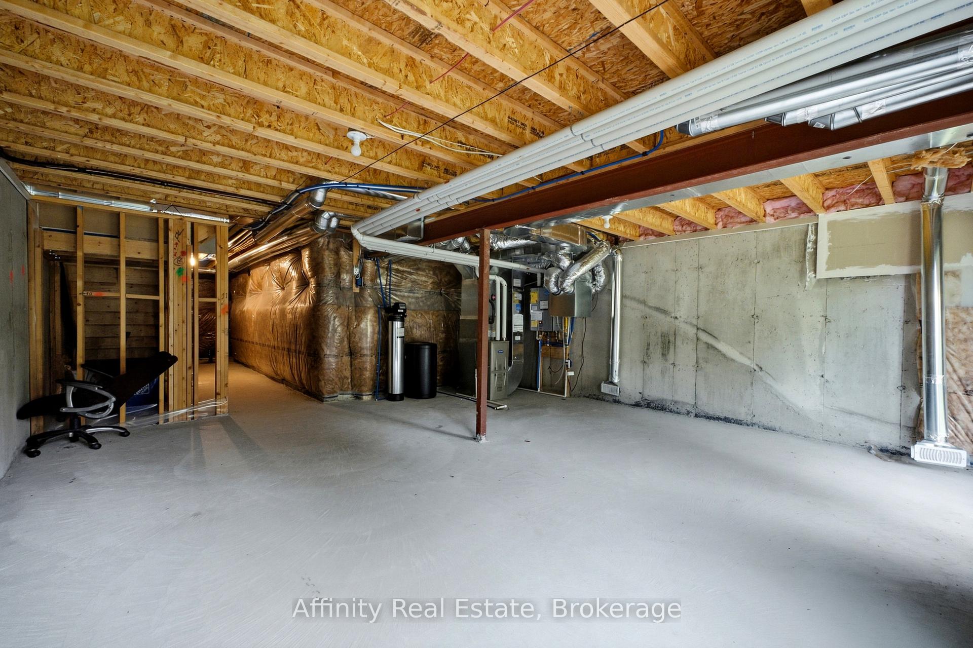 Photo 32 of Unit 32, 10 Birmingham Drive, Cambridge, Hillcrest/Forbes Park — HOMEH