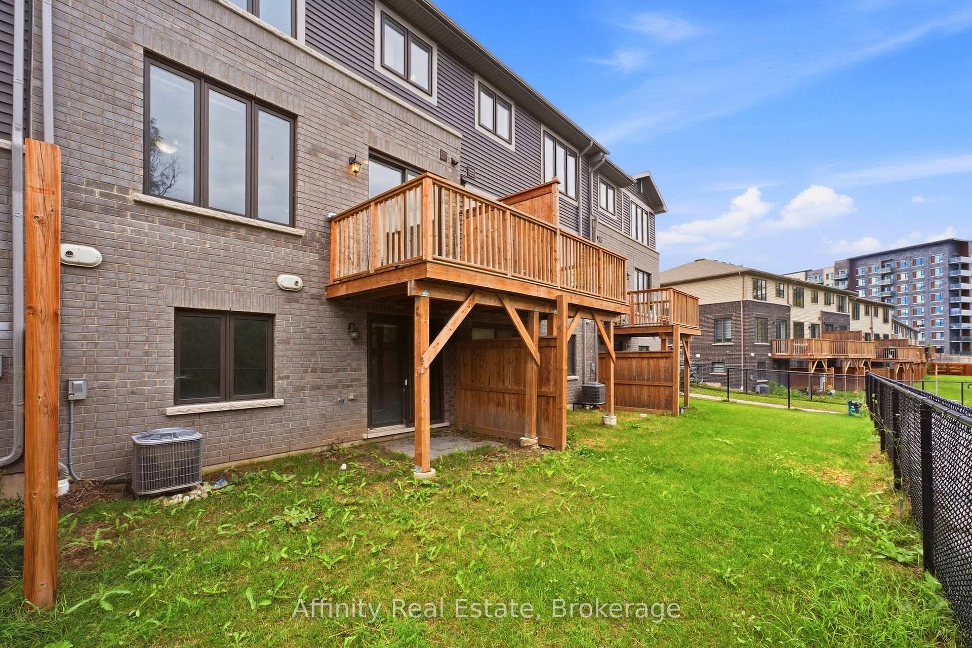 Photo 36 of Unit 32, 10 Birmingham Drive, Cambridge, Hillcrest/Forbes Park — HOMEH