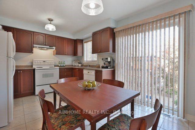 Photo 7 of 390 Grovehill Road, Oakville, River Oaks — HOMEH