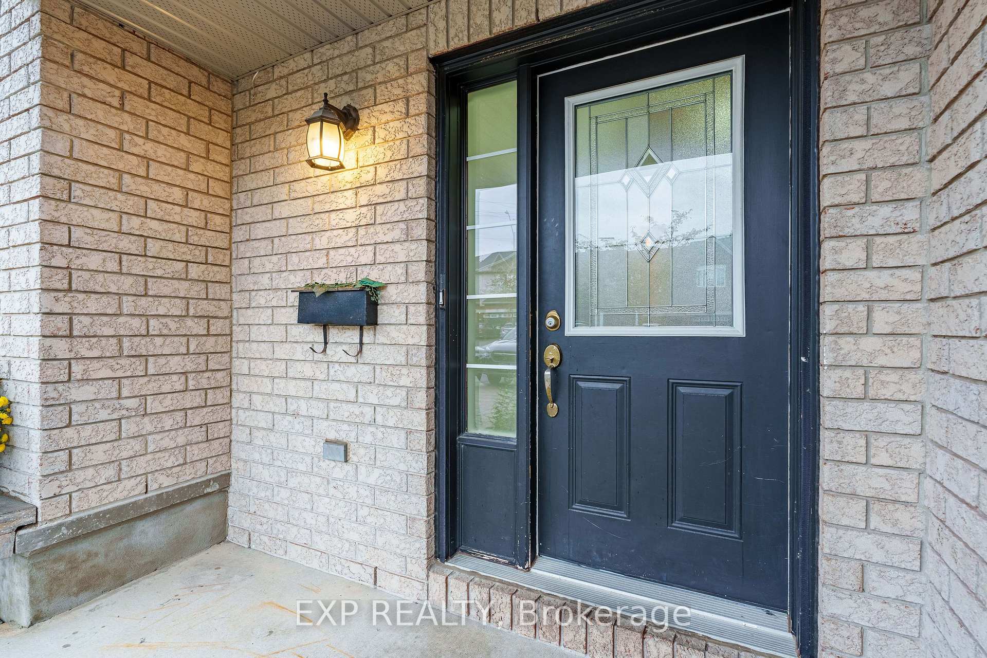 Photo 3 of 333 Rolling Meadow Crescent, Ottawa, Mer Bleue/Bradley Estates/Anderson Park — HOMEH