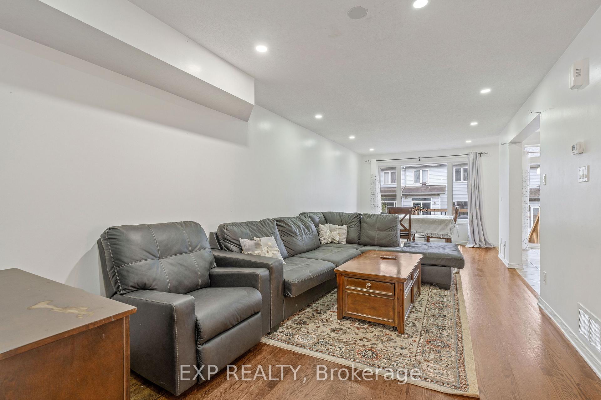 Photo 6 of 333 Rolling Meadow Crescent, Ottawa, Mer Bleue/Bradley Estates/Anderson Park — HOMEH