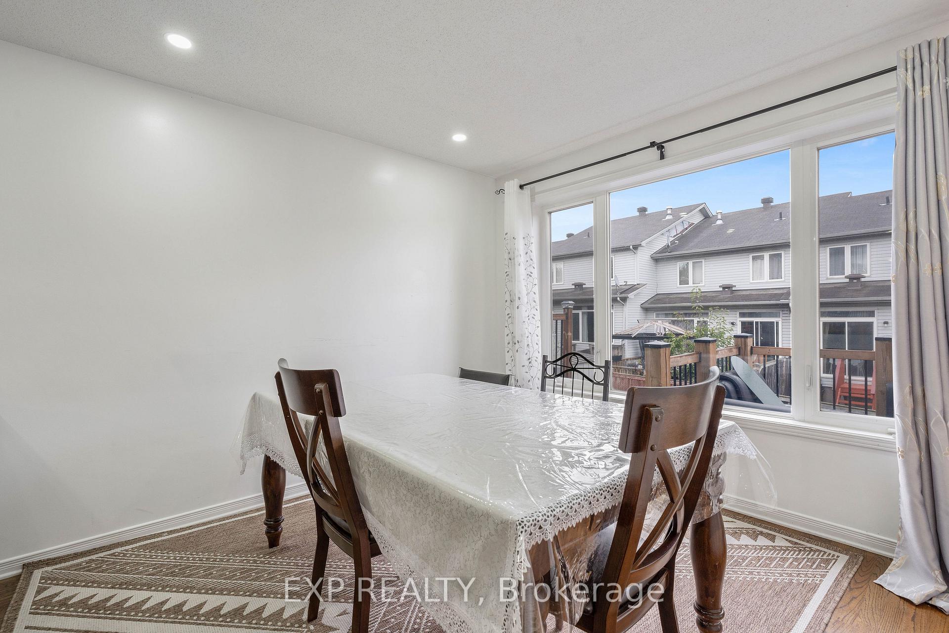 Photo 9 of 333 Rolling Meadow Crescent, Ottawa, Mer Bleue/Bradley Estates/Anderson Park — HOMEH