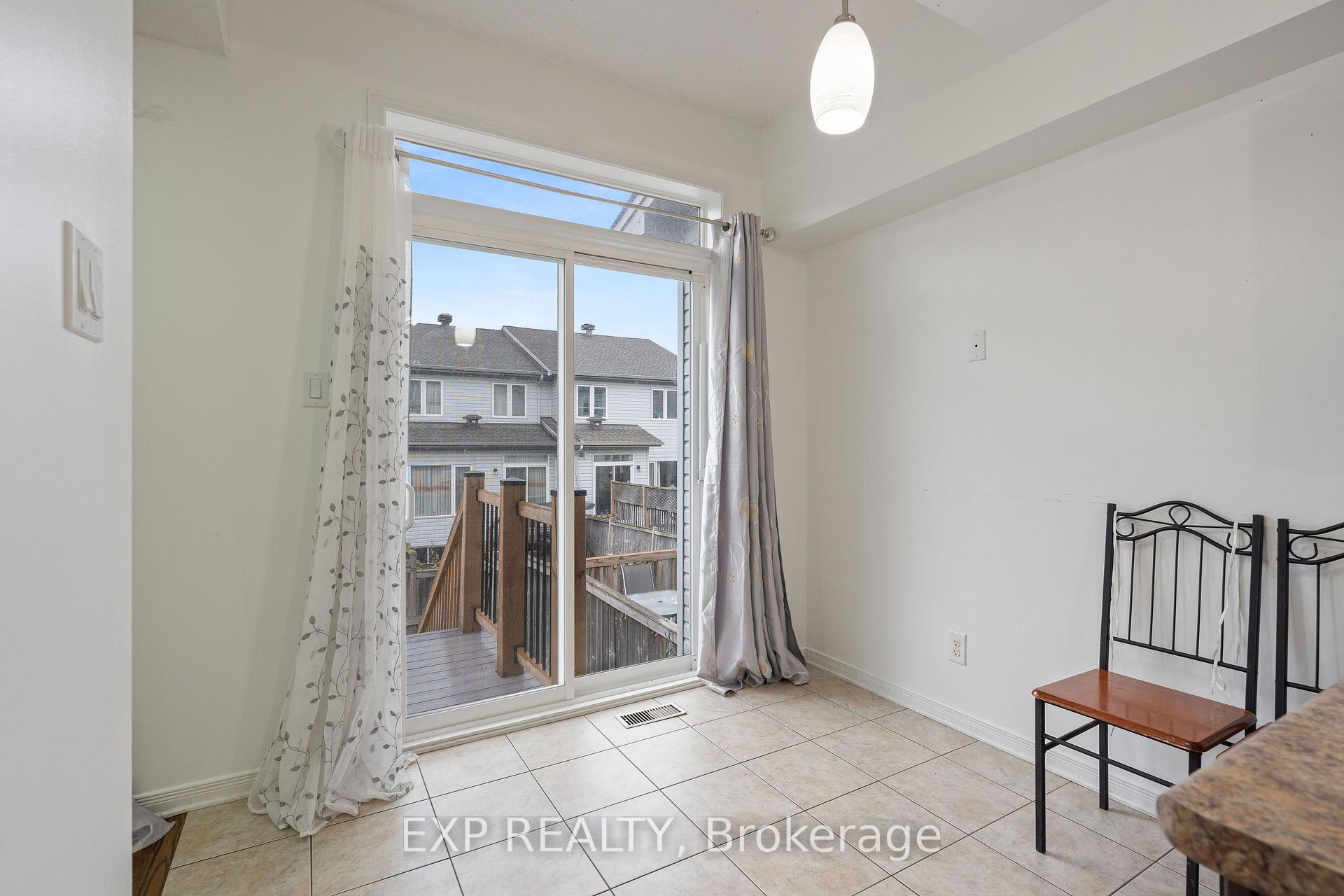 Photo 10 of 333 Rolling Meadow Crescent, Ottawa, Mer Bleue/Bradley Estates/Anderson Park — HOMEH