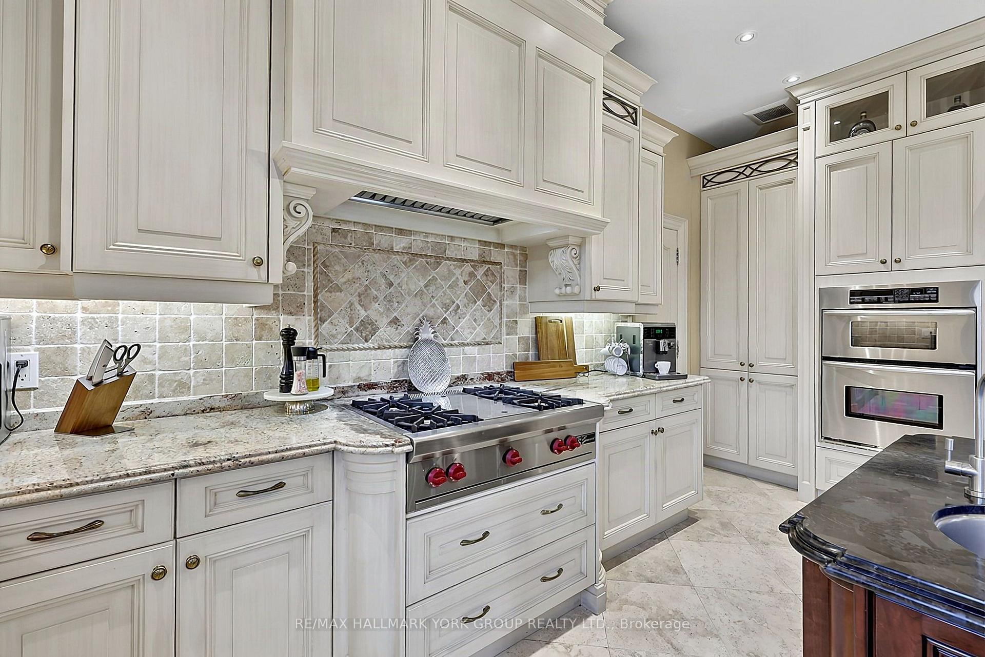 Photo 13 of 106 Abbruzze Court, Vaughan, Kleinburg — HOMEH