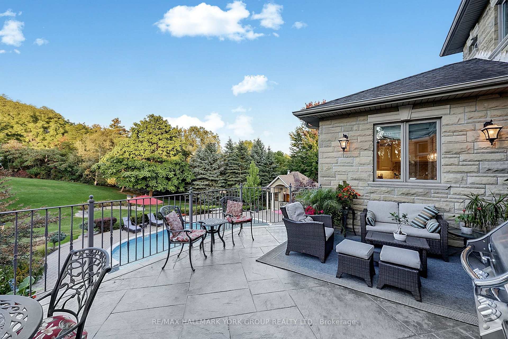 Photo 22 of 106 Abbruzze Court, Vaughan, Kleinburg — HOMEH
