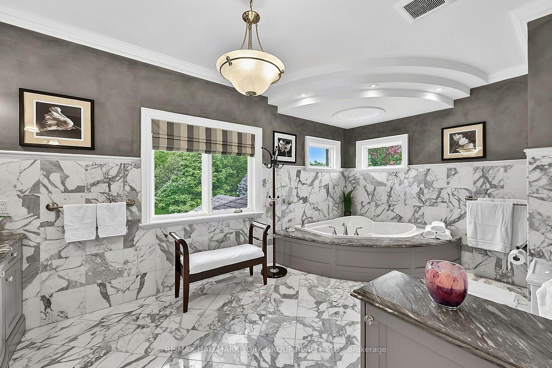 Photo 37 of 106 Abbruzze Court, Vaughan, Kleinburg — HOMEH
