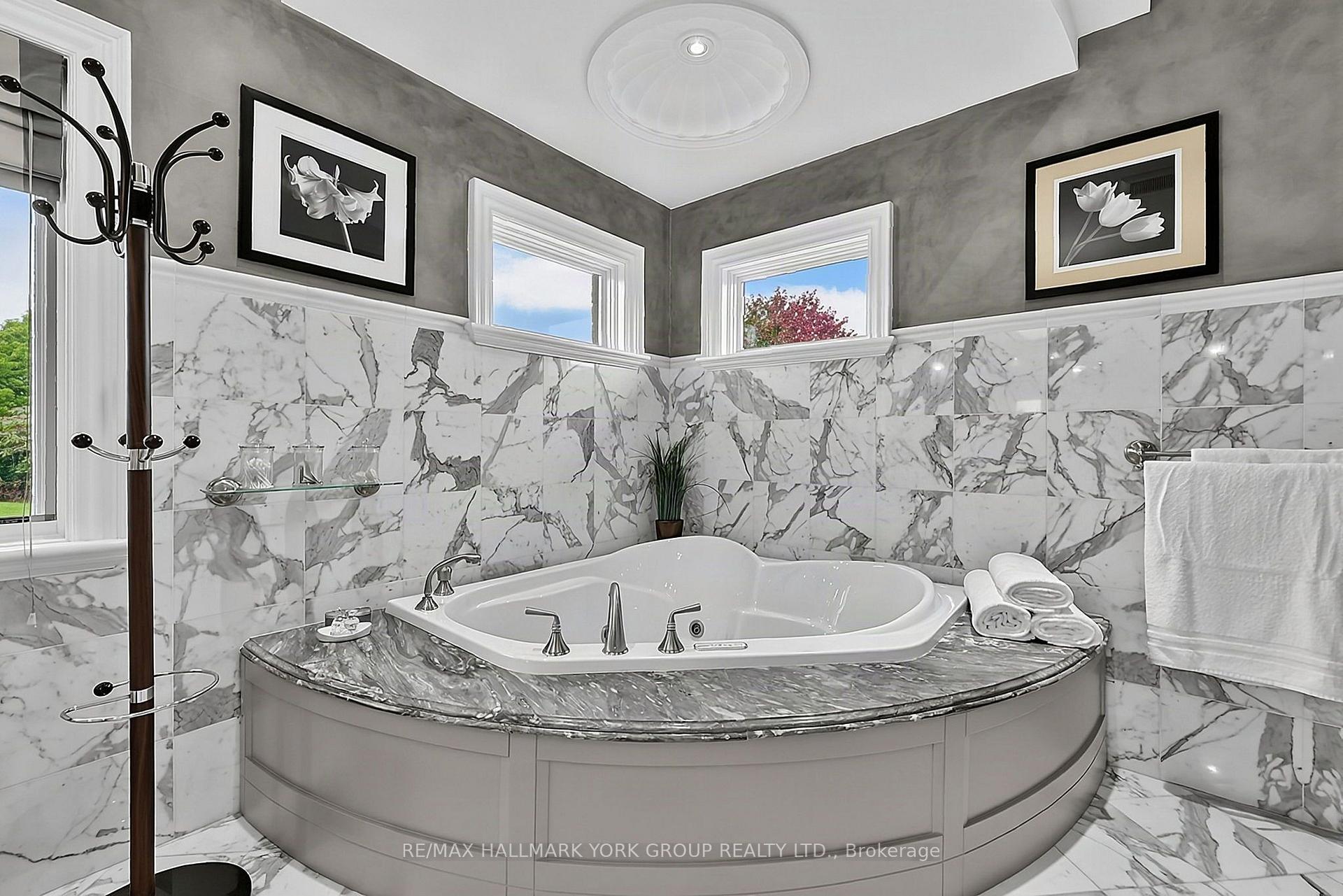 Photo 38 of 106 Abbruzze Court, Vaughan, Kleinburg — HOMEH