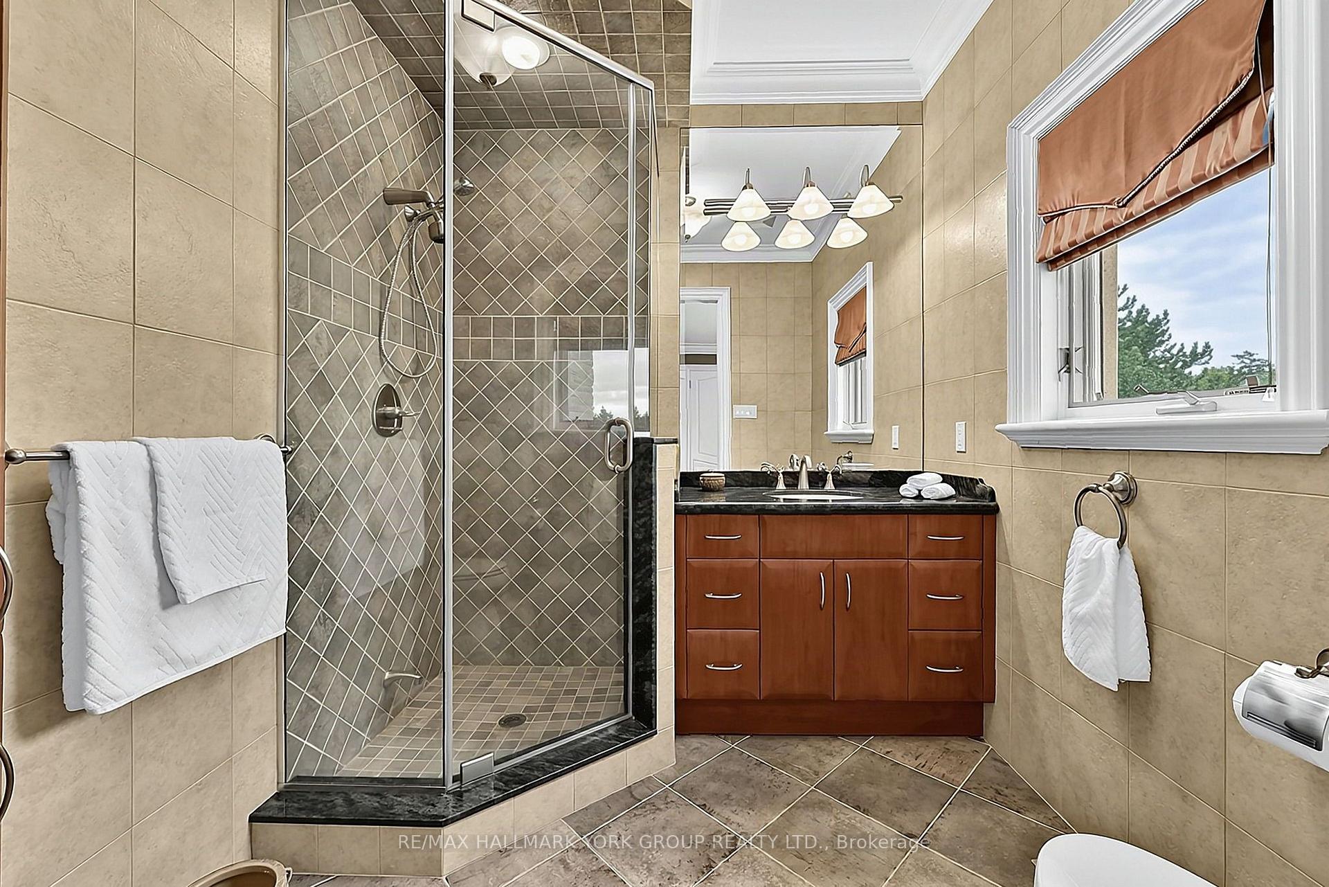 Photo 44 of 106 Abbruzze Court, Vaughan, Kleinburg — HOMEH