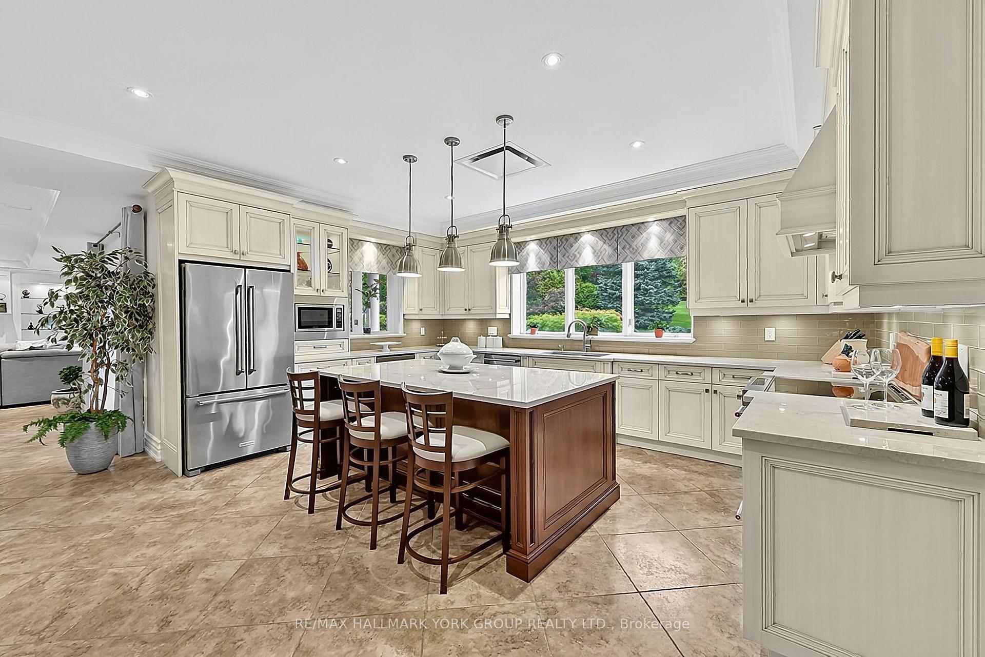 Photo 55 of 106 Abbruzze Court, Vaughan, Kleinburg — HOMEH
