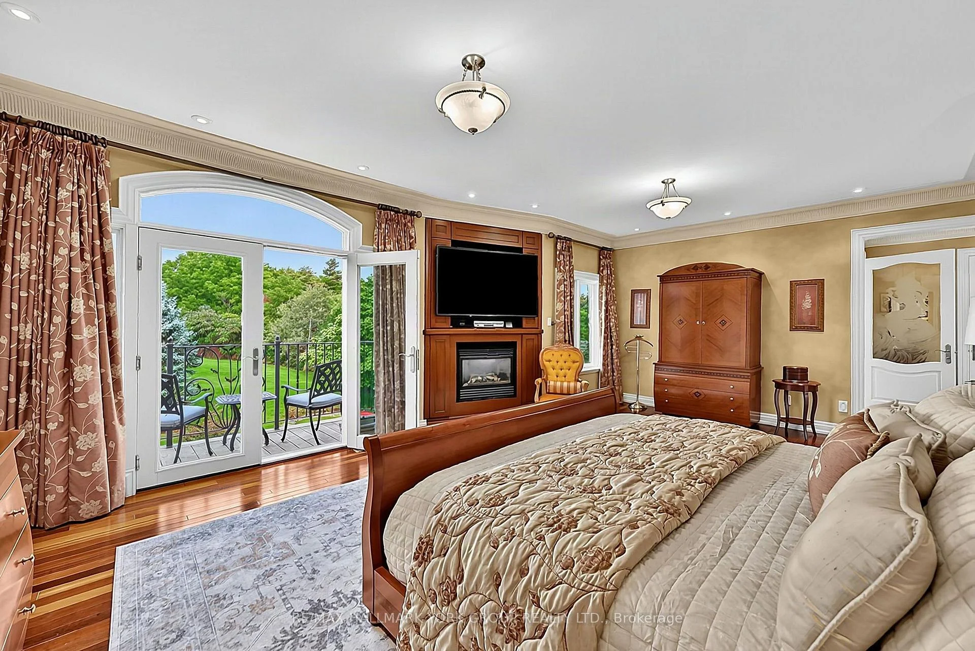 Photo 35 of 106 Abbruzze Court, Vaughan, Kleinburg — HOMEH
