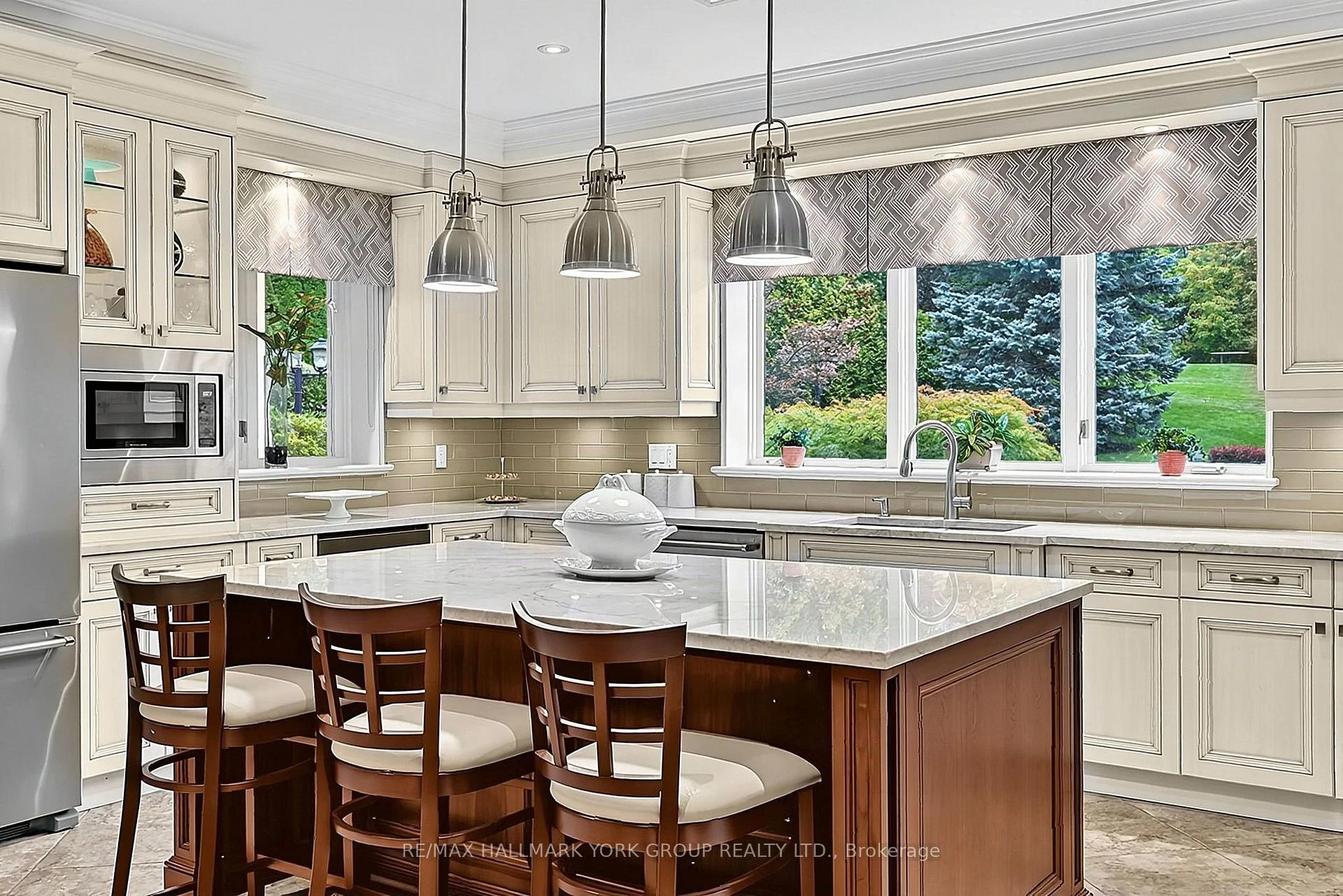 Photo 65 of 106 Abbruzze Court, Vaughan, Kleinburg — HOMEH