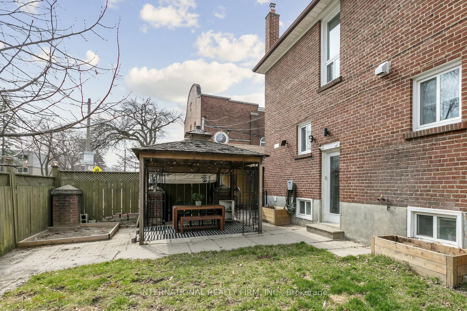 Photo 10 of 50 Denison Avenue, Toronto, Trinity-Bellwoods — HOMEH