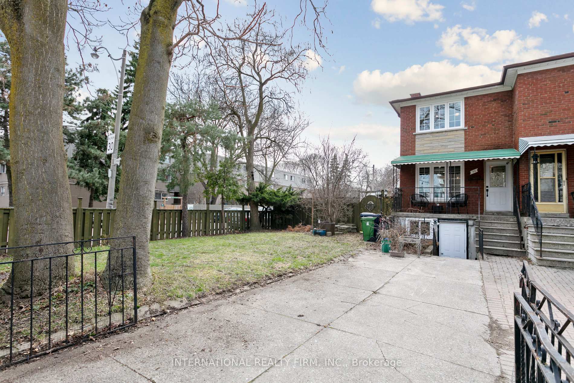Photo 37 of 50 Denison Avenue, Toronto, Trinity-Bellwoods — HOMEH