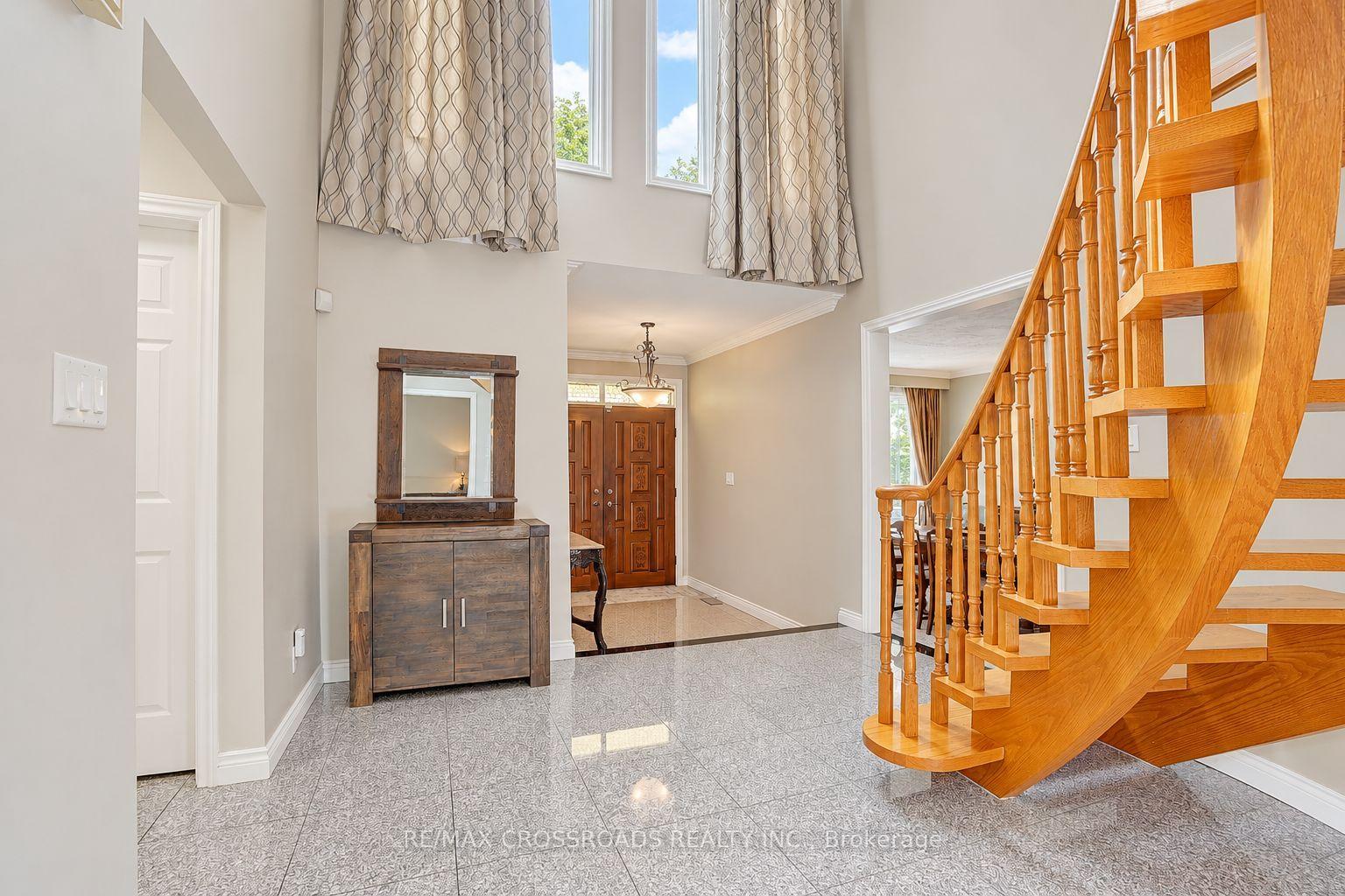 Photo 8 of 102A Whitfield Avenue, North York, Humber Summit — HOMEH