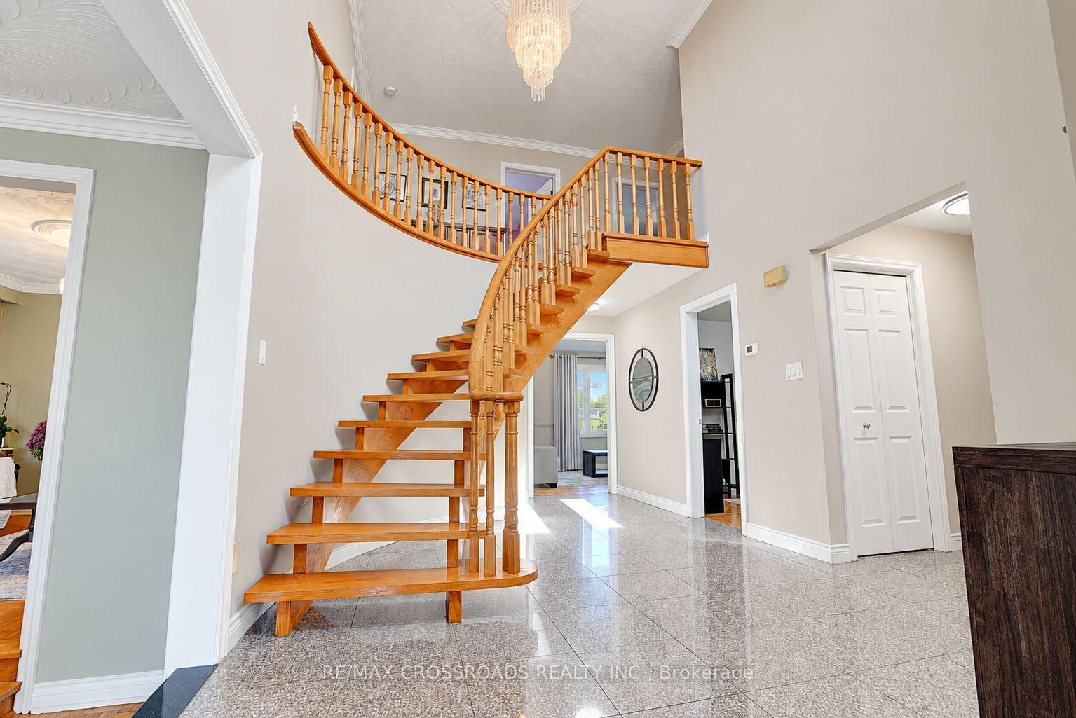 Photo 10 of 102A Whitfield Avenue, North York, Humber Summit — HOMEH