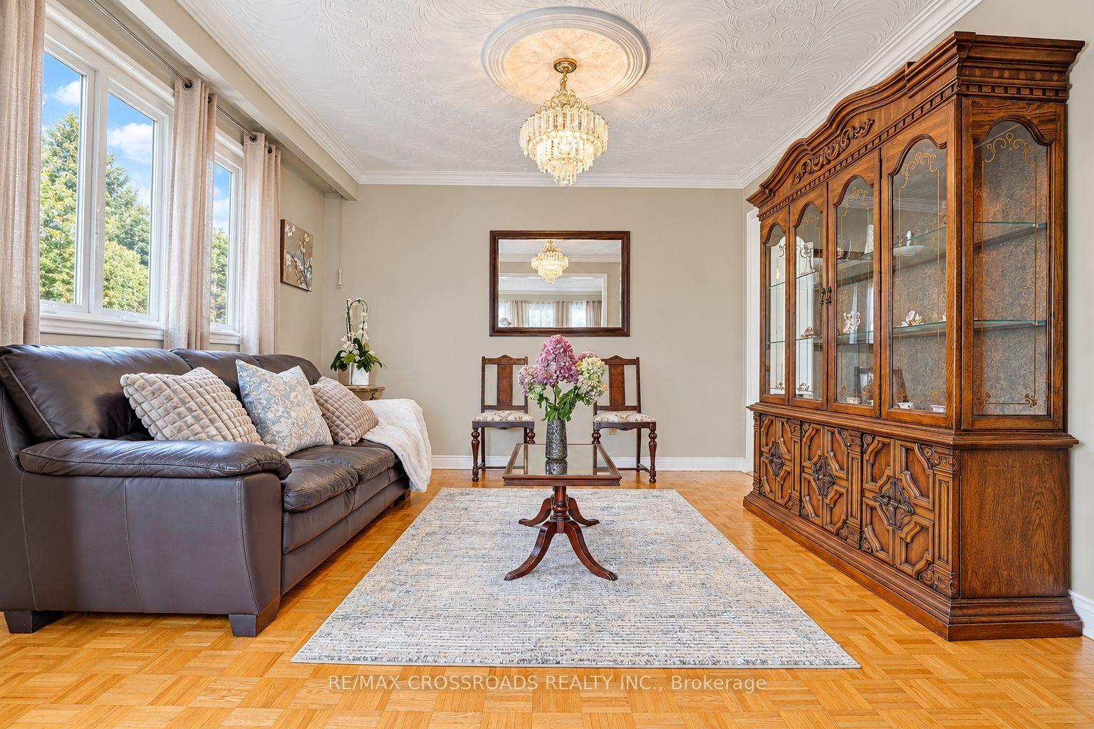 Photo 12 of 102A Whitfield Avenue, North York, Humber Summit — HOMEH