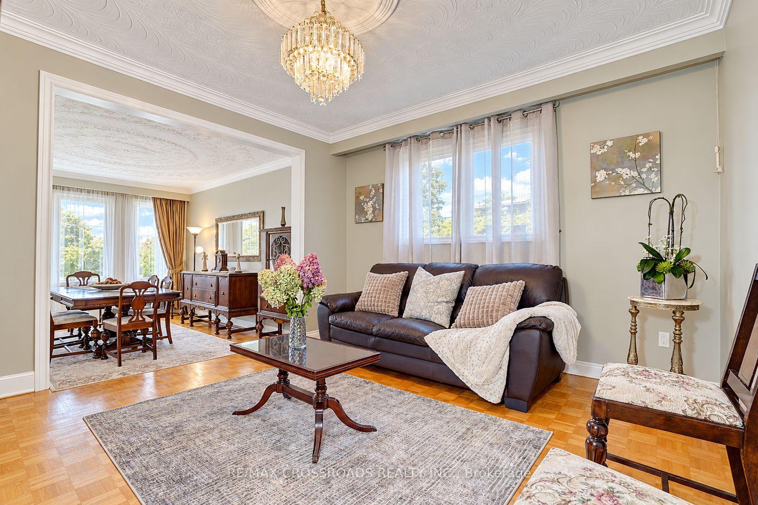 Photo 15 of 102A Whitfield Avenue, North York, Humber Summit — HOMEH