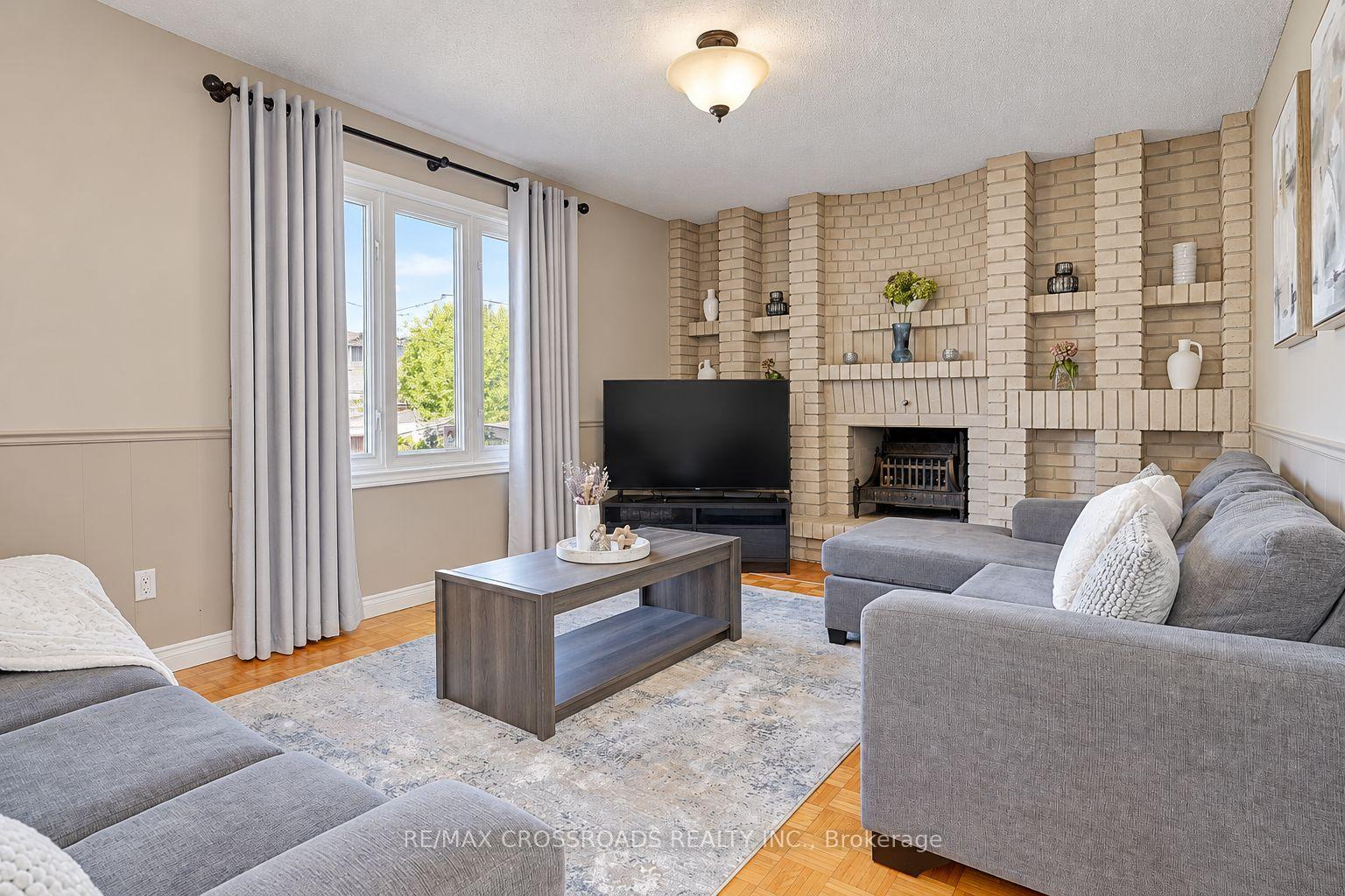 Photo 22 of 102A Whitfield Avenue, North York, Humber Summit — HOMEH