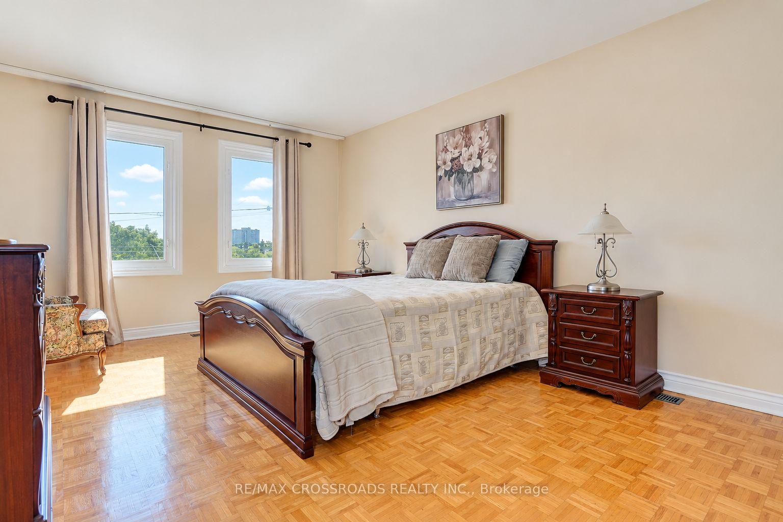 Photo 25 of 102A Whitfield Avenue, North York, Humber Summit — HOMEH