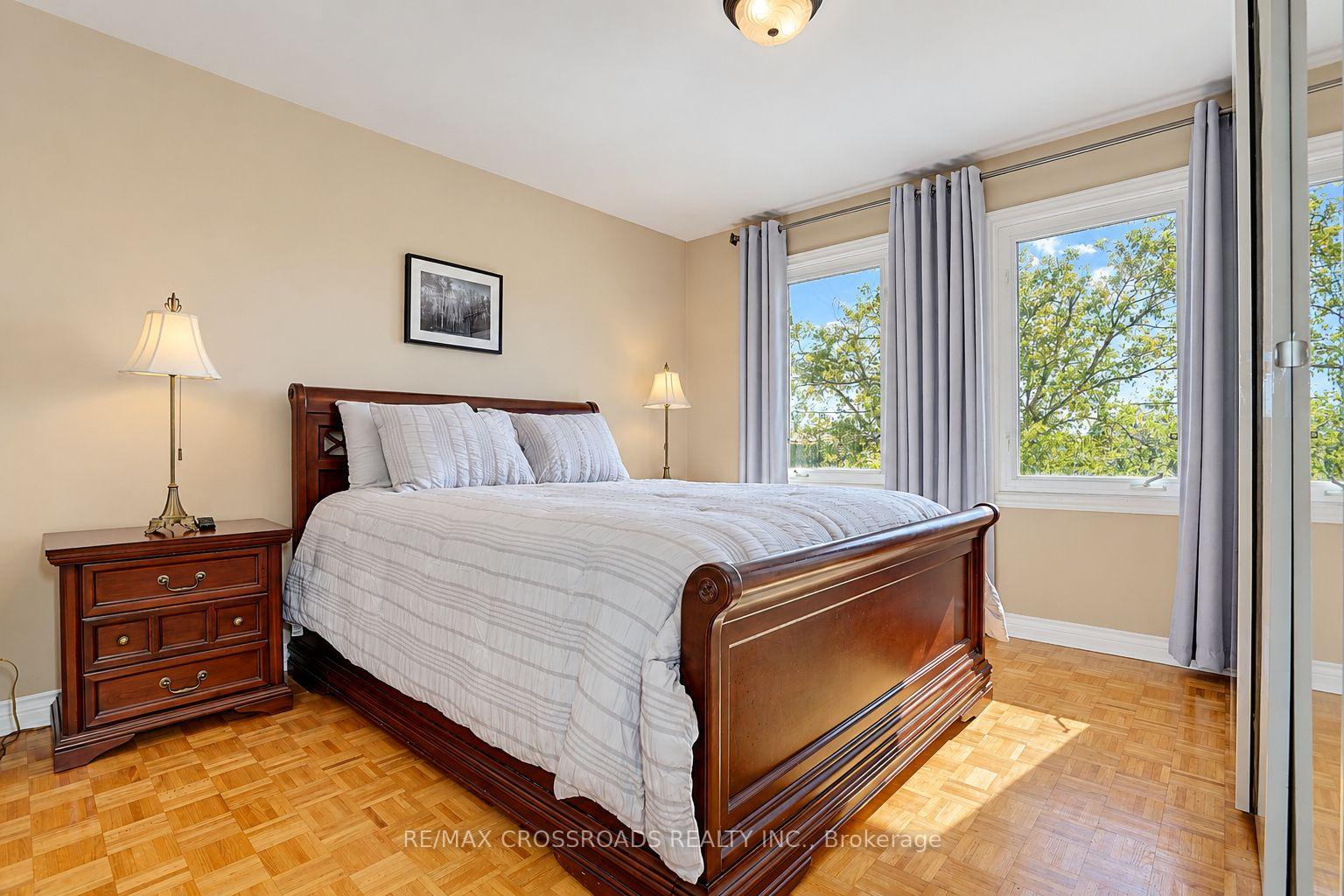 Photo 33 of 102A Whitfield Avenue, North York, Humber Summit — HOMEH